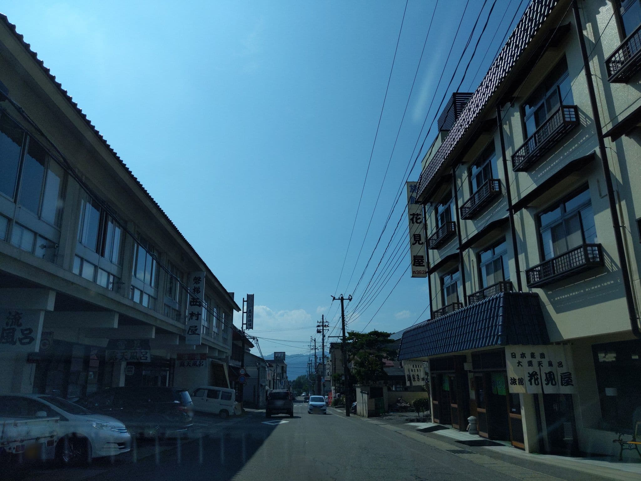 Street view near 中ノ沢温泉 露天温泉の宿 花見屋旅館, Inawashiro — © donuzium (CC BY-SA · Mapillary)