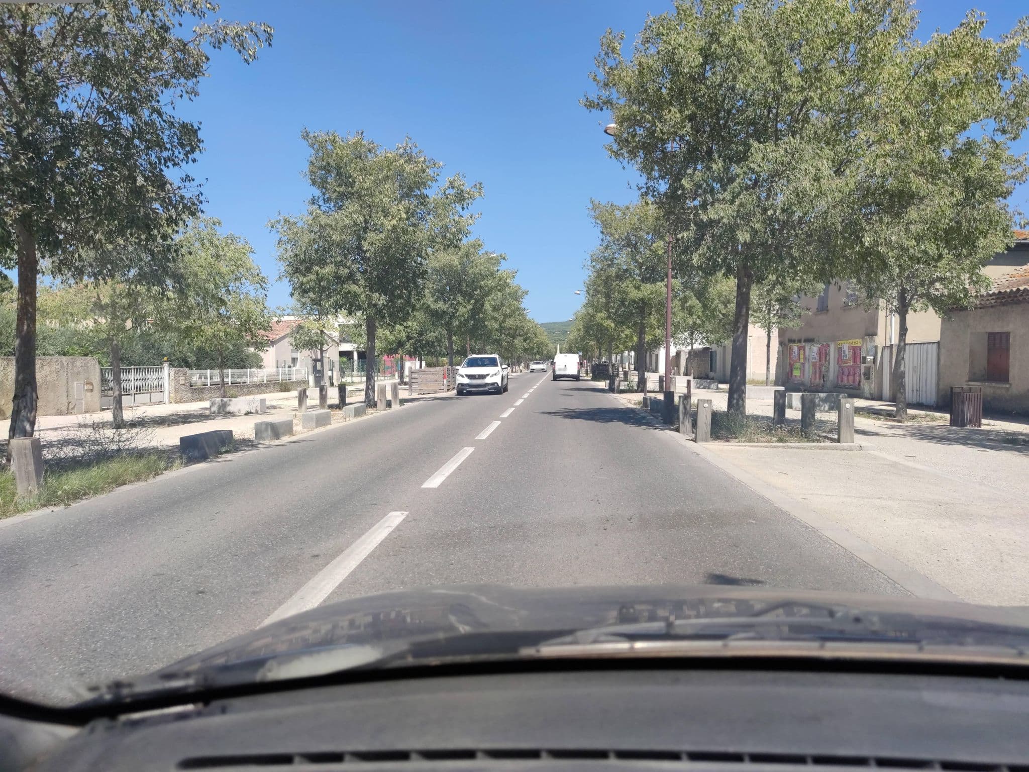 Street view near Maison Piloni, L'Isle-sur-la-Sorgue — © zimmy (CC BY-SA · Mapillary)