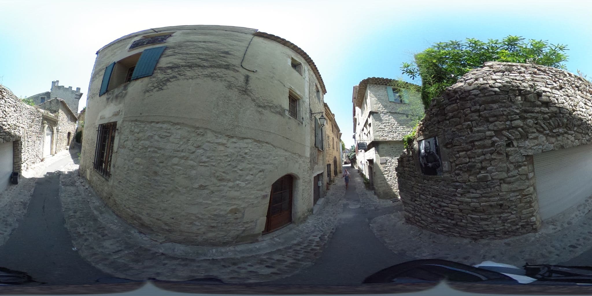Street view near Un air en Provence, Vaison-la-Romaine — © zimmy (CC BY-SA · Mapillary)