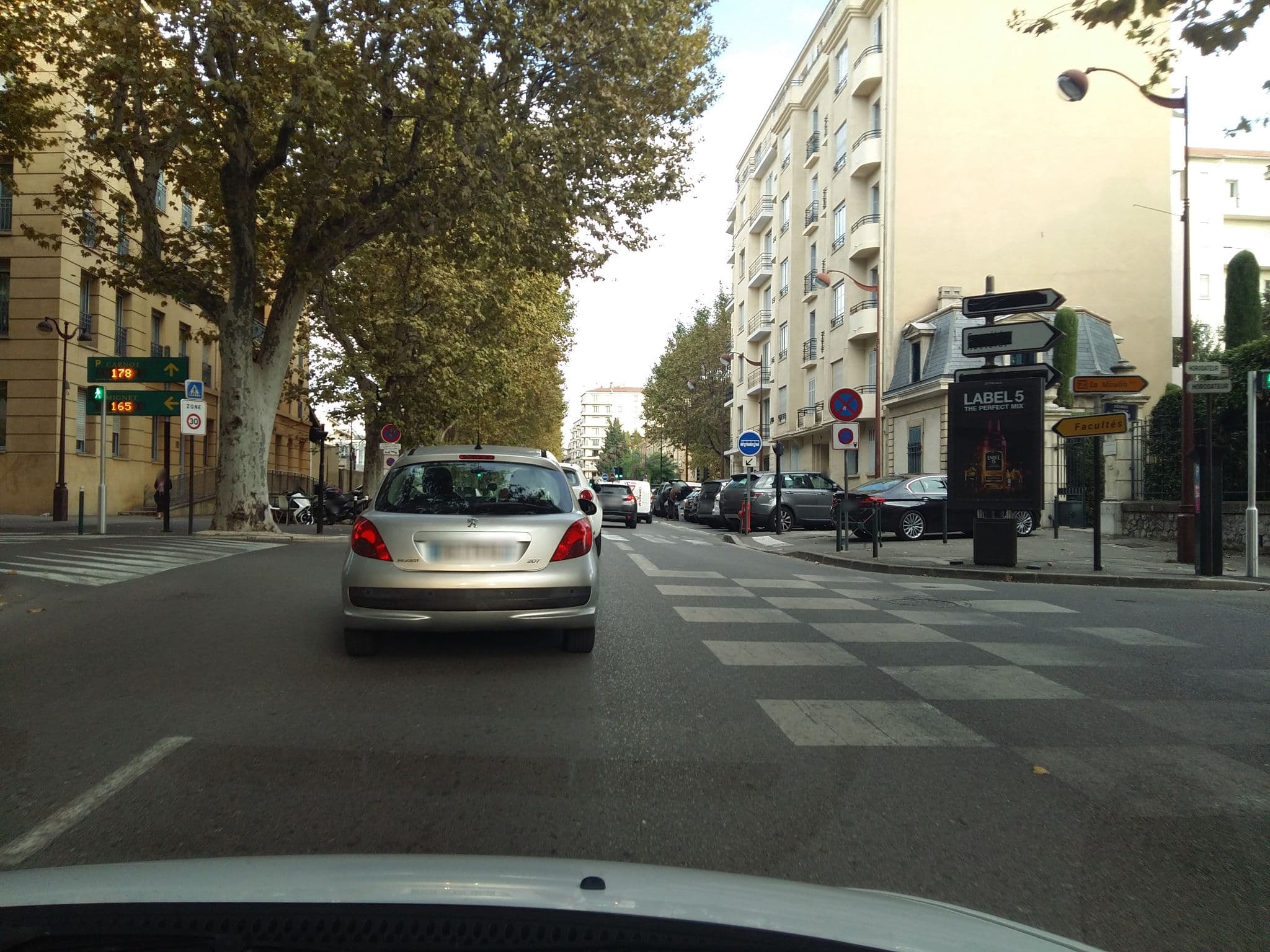 Street view near Cézanne Boutique Hotel, Aix-en-Provence — © zimmy (CC BY-SA · Mapillary)