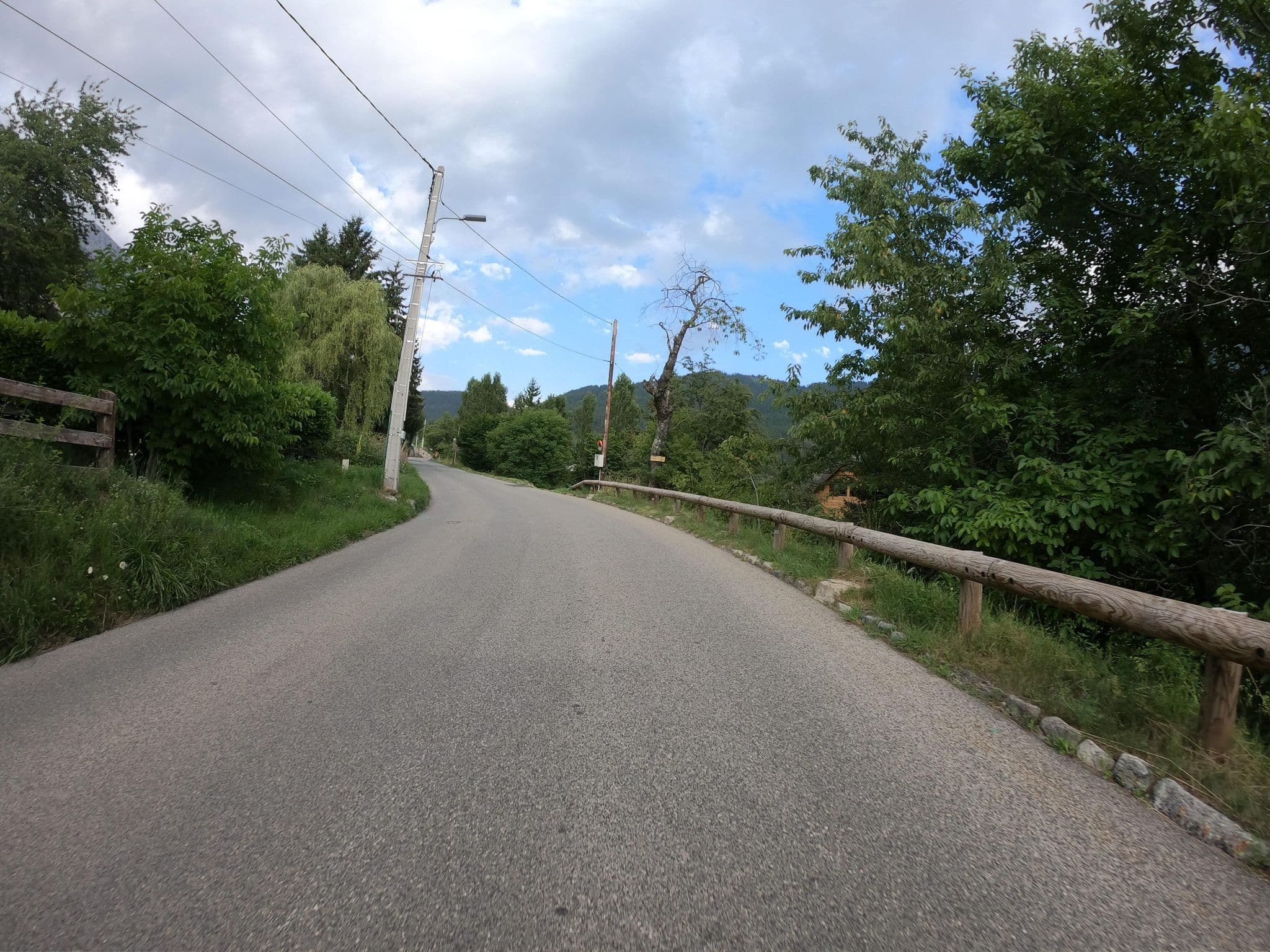 Street view near Le camping de la ferme de St Dalmas Valdeblore, Saint-Martin-Vésubie — © joostjakob (CC BY-SA · Mapillary)