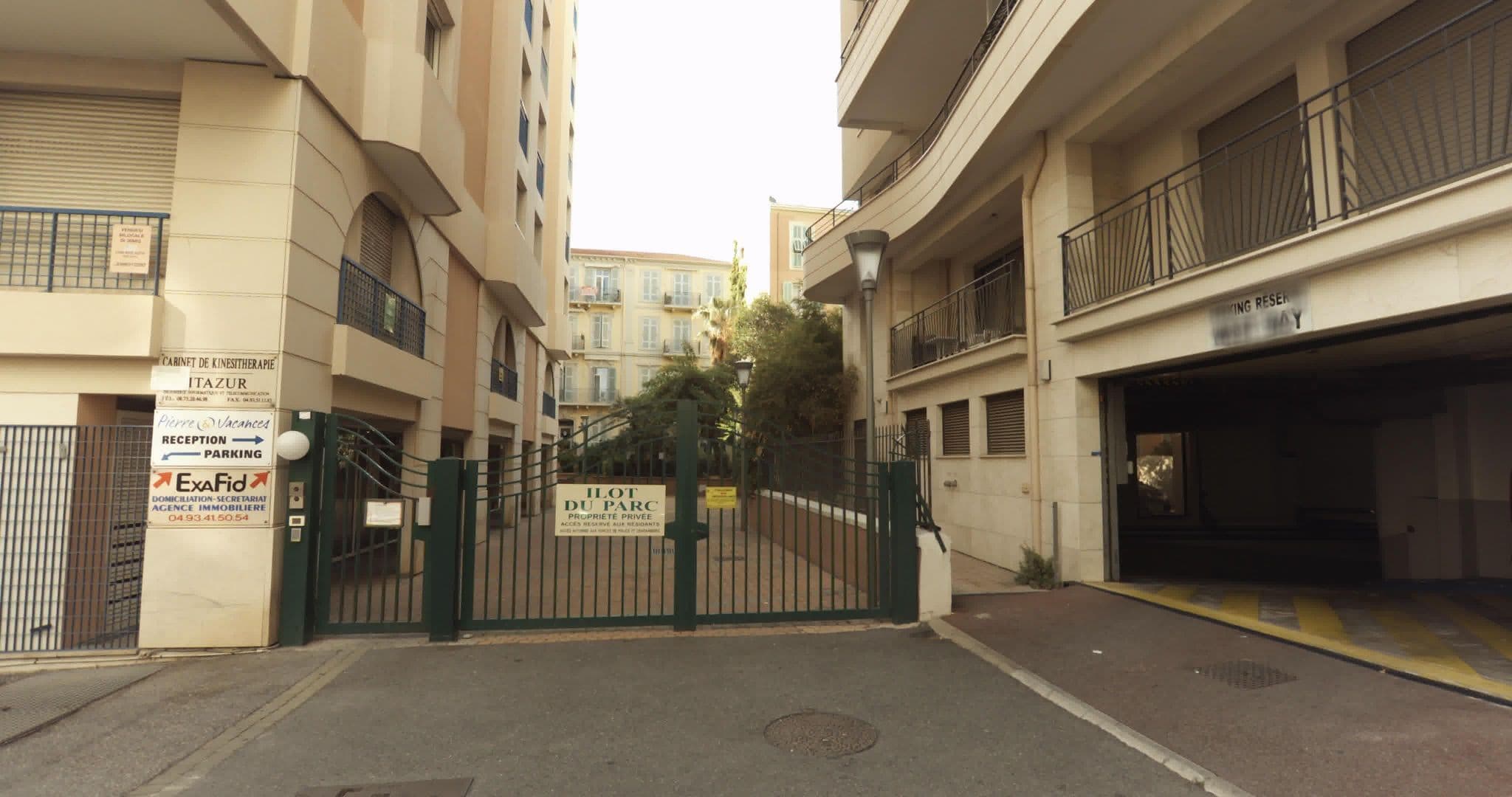 Street view near Pierre et Vacances - Résidence Les Rivages du Parc, Menton — © sogefi (CC BY-SA · Mapillary)