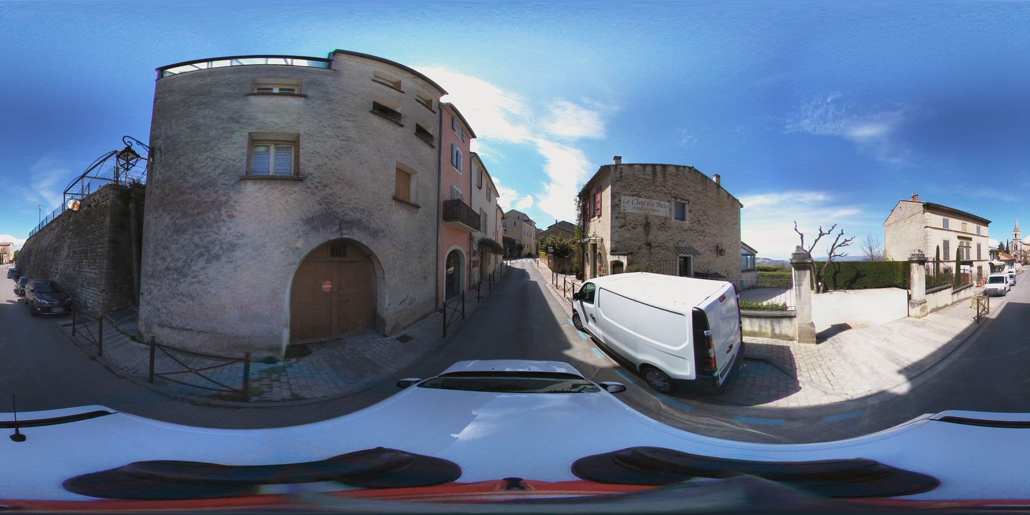 Street view near Le Clos du Buis, Bonnieux — © zimmy (CC BY-SA · Mapillary)