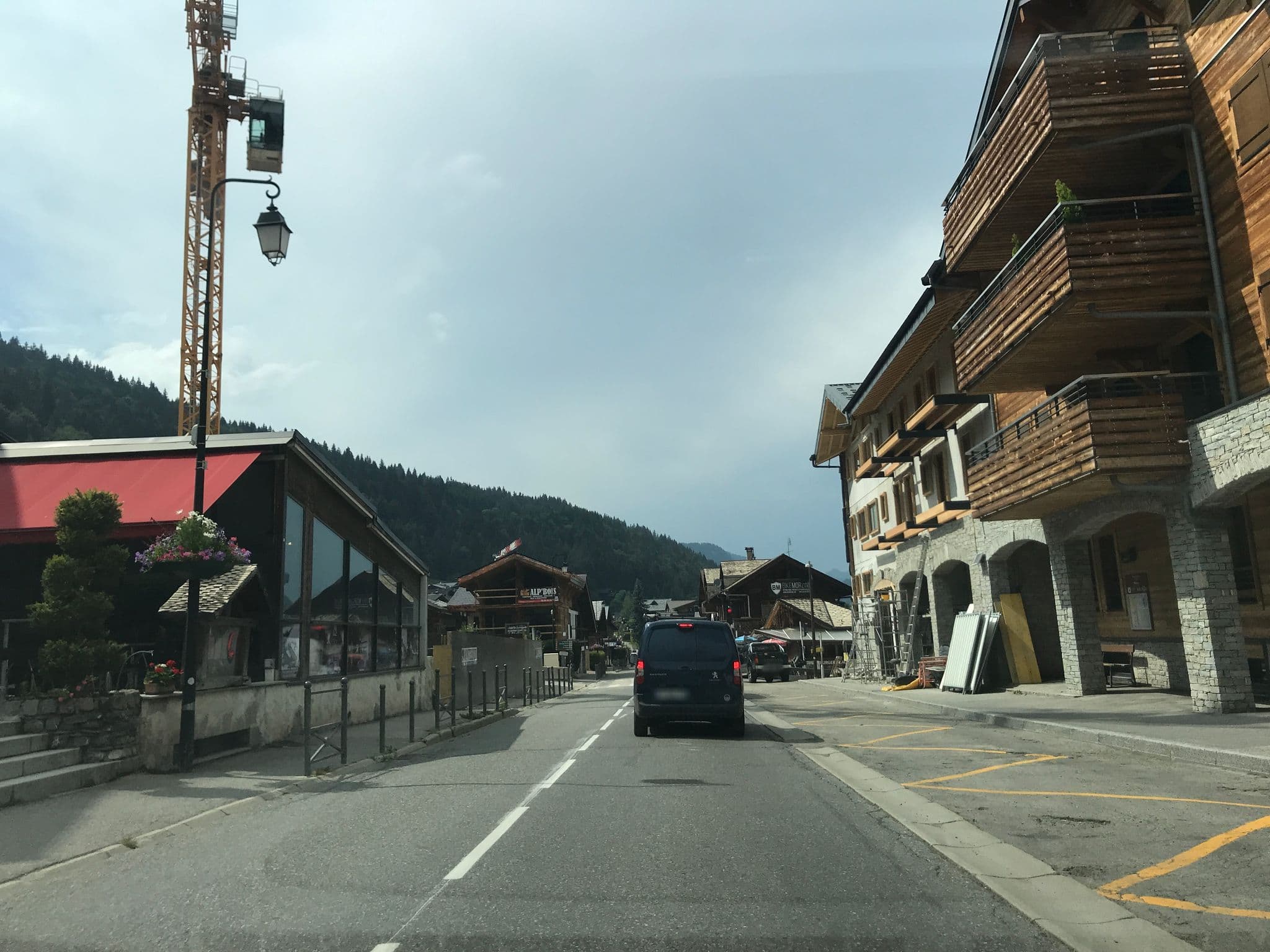 Street view near L'Équipe, Morzine — © pgiraud (CC BY-SA · Mapillary)