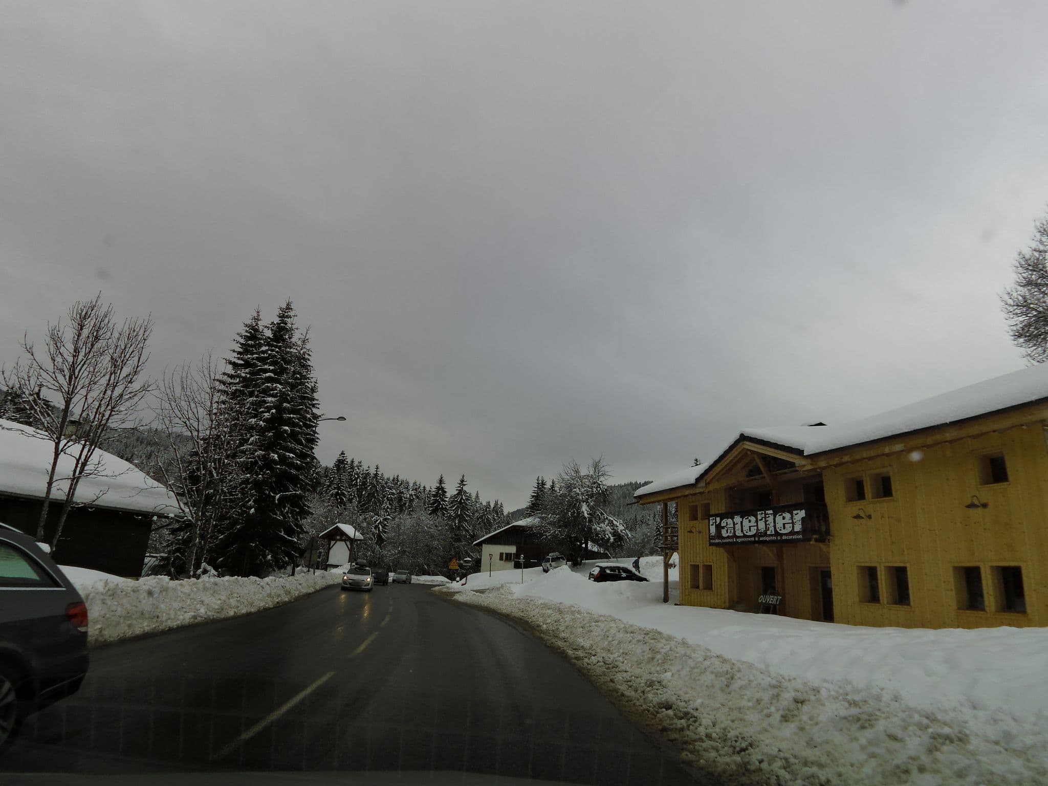 Street view near Le Petit Chamois, Les Gets — © legrandblond (CC BY-SA · Mapillary)