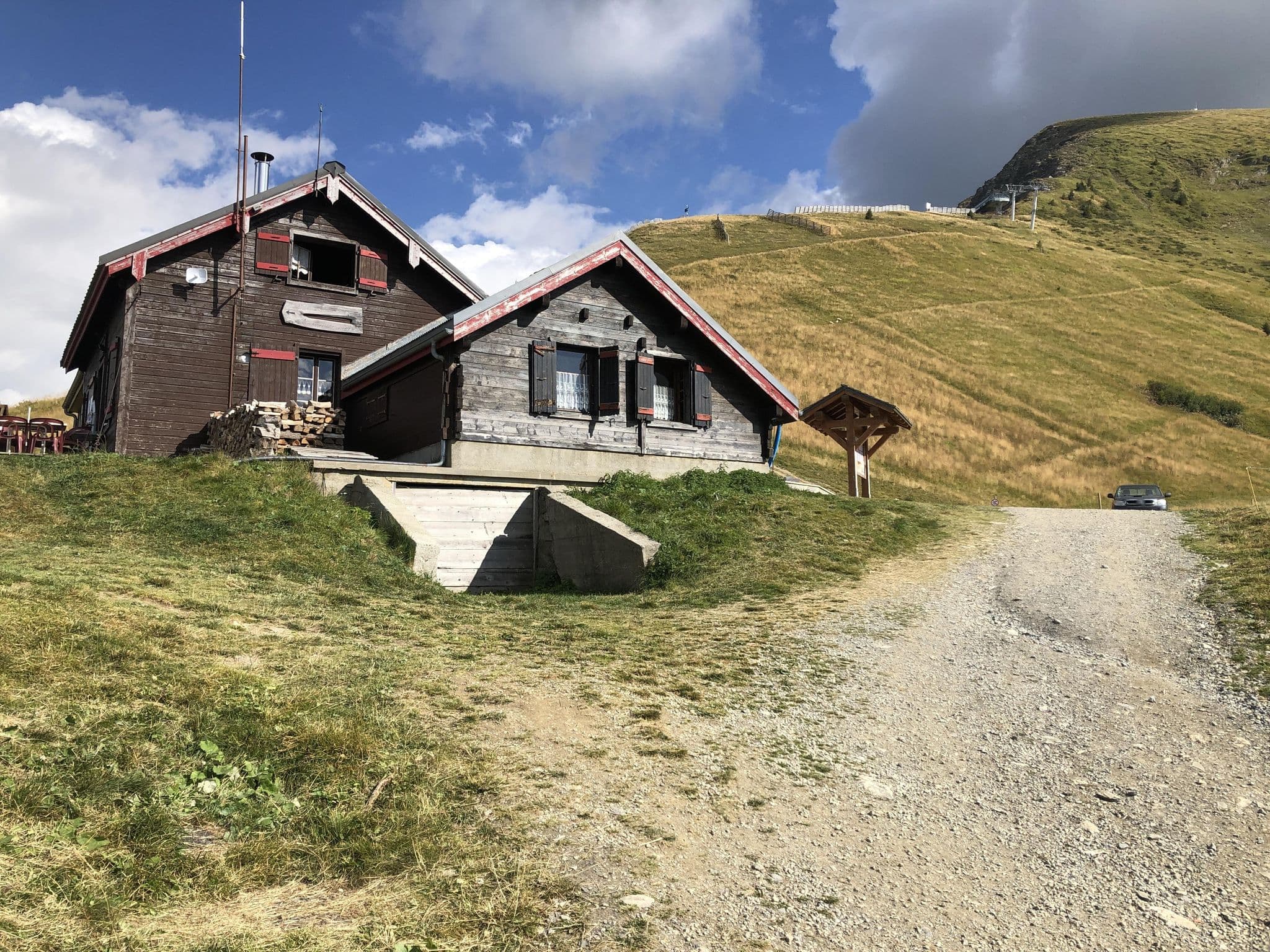 Street view near Refuge du Mont-Joly, Les Contamines-Montjoie — © jerome92370 (CC BY-SA · Mapillary)