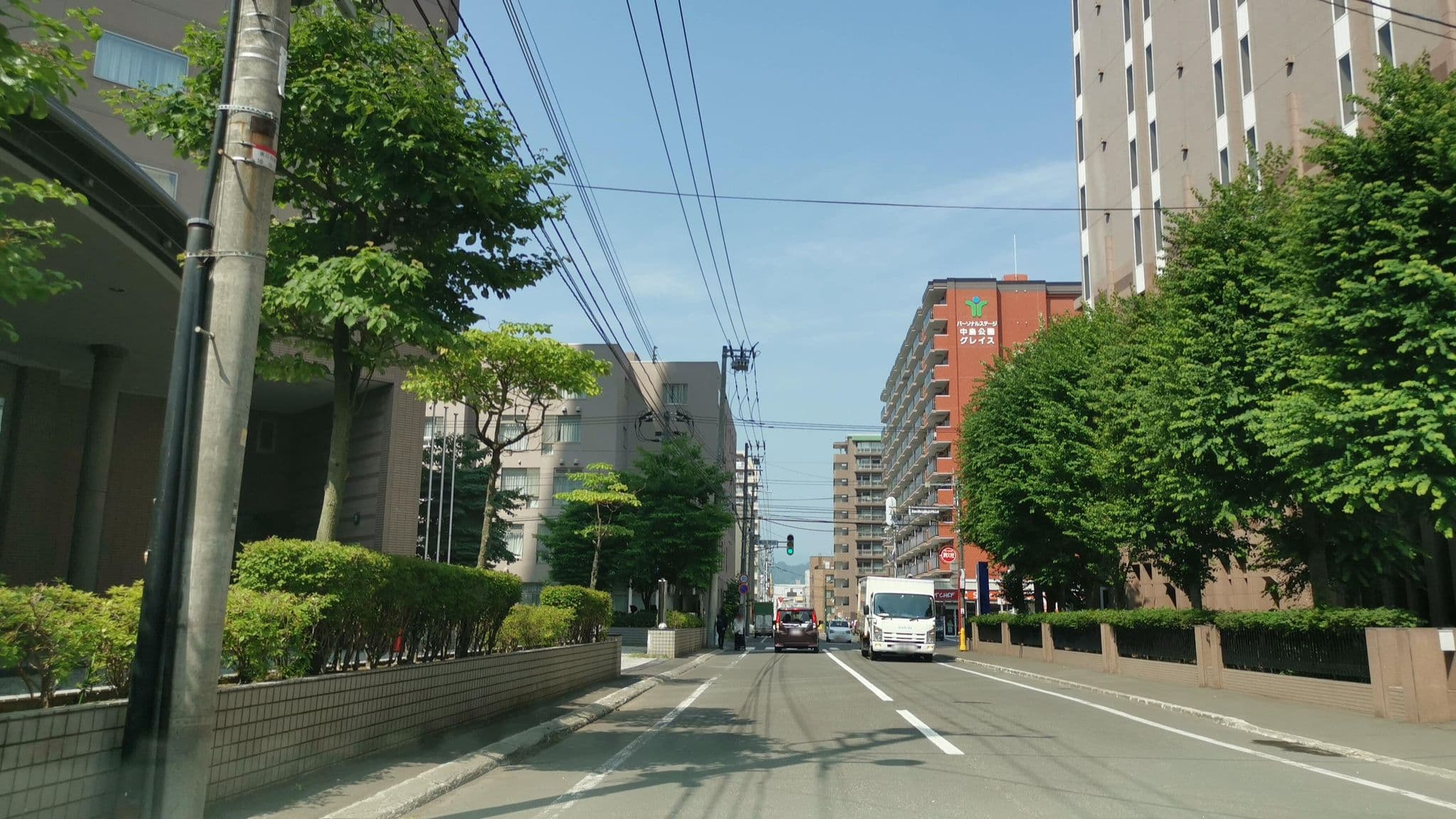 Street view near 札幌エクセルホテル東急 (SAPPORO EXCEL HOTEL TOKYU), Sapporo — © watalucky (CC BY-SA · Mapillary)