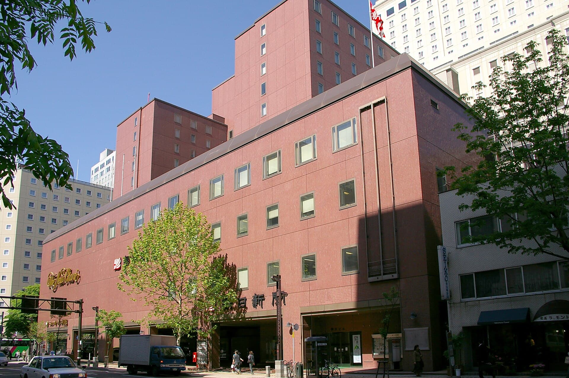 ニューオータニイン札幌 (New Otani Inn Sapporo) (via Wikimedia Commons, CC BY-SA 3.0)