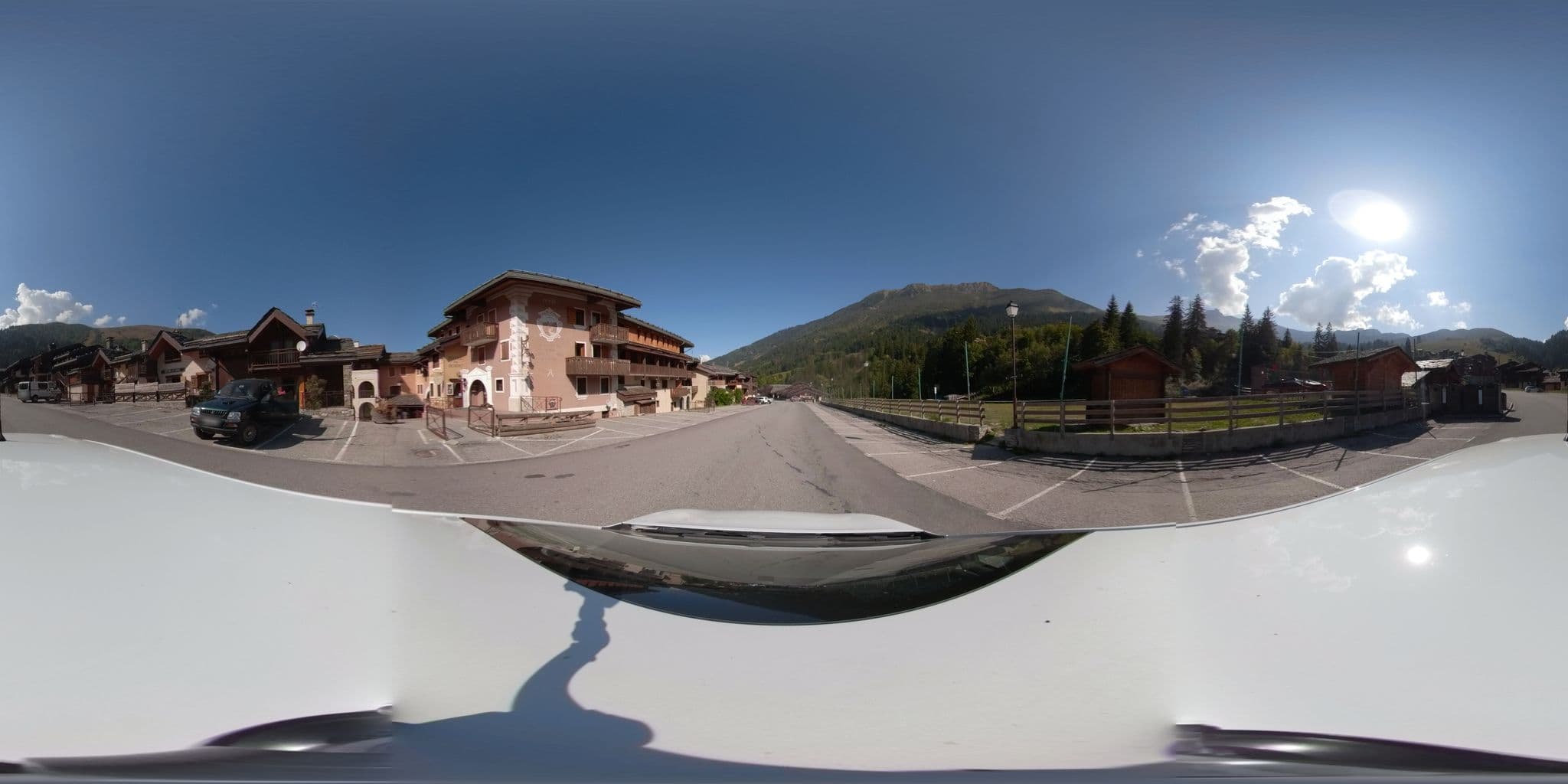 Street view near Hôtel du bourg, Aigueblanche — © serfim_cit_y (CC BY-SA · Mapillary)