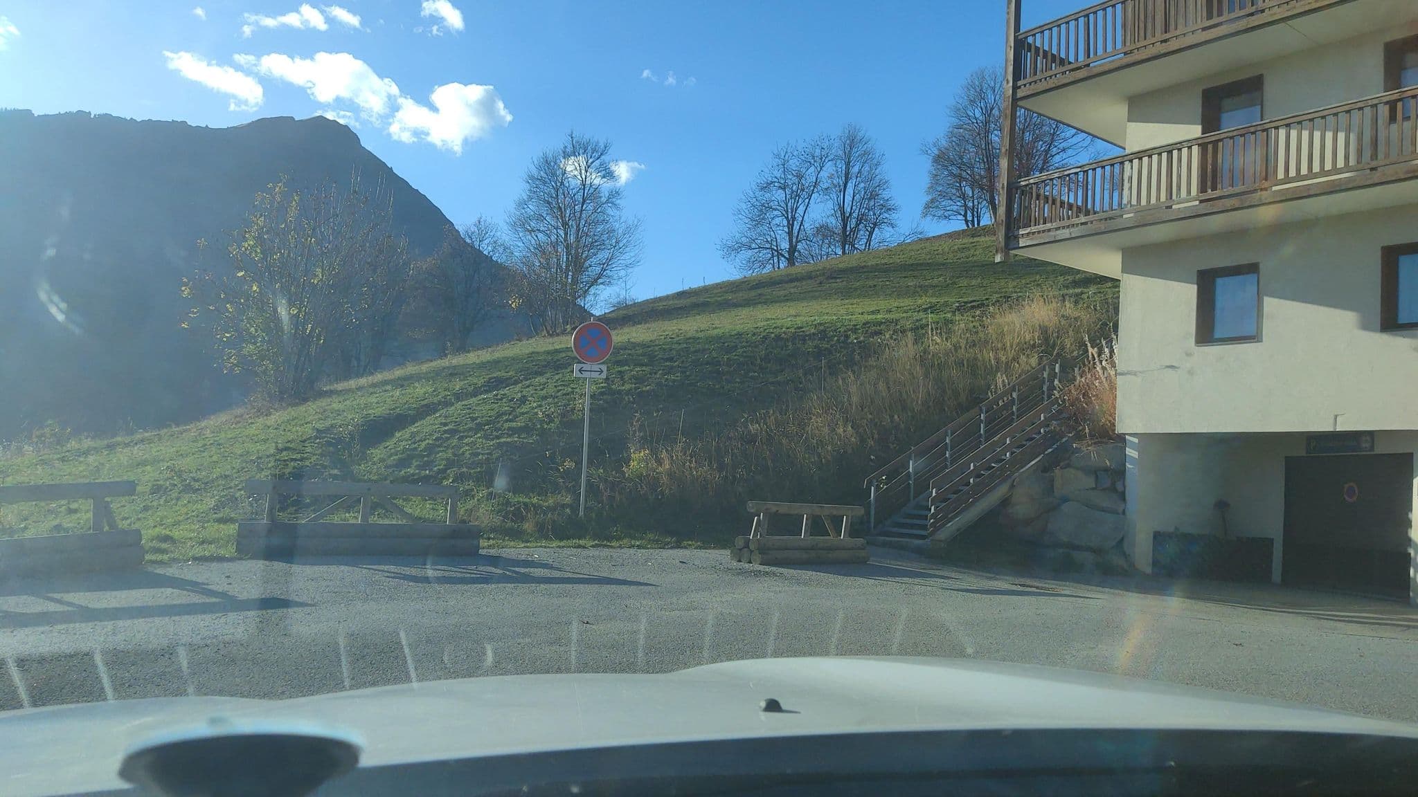 Street view near Chalet l'Éclipse, Saint-Jean-de-Maurienne — © MatthieuF4FNE (CC BY-SA · Mapillary)