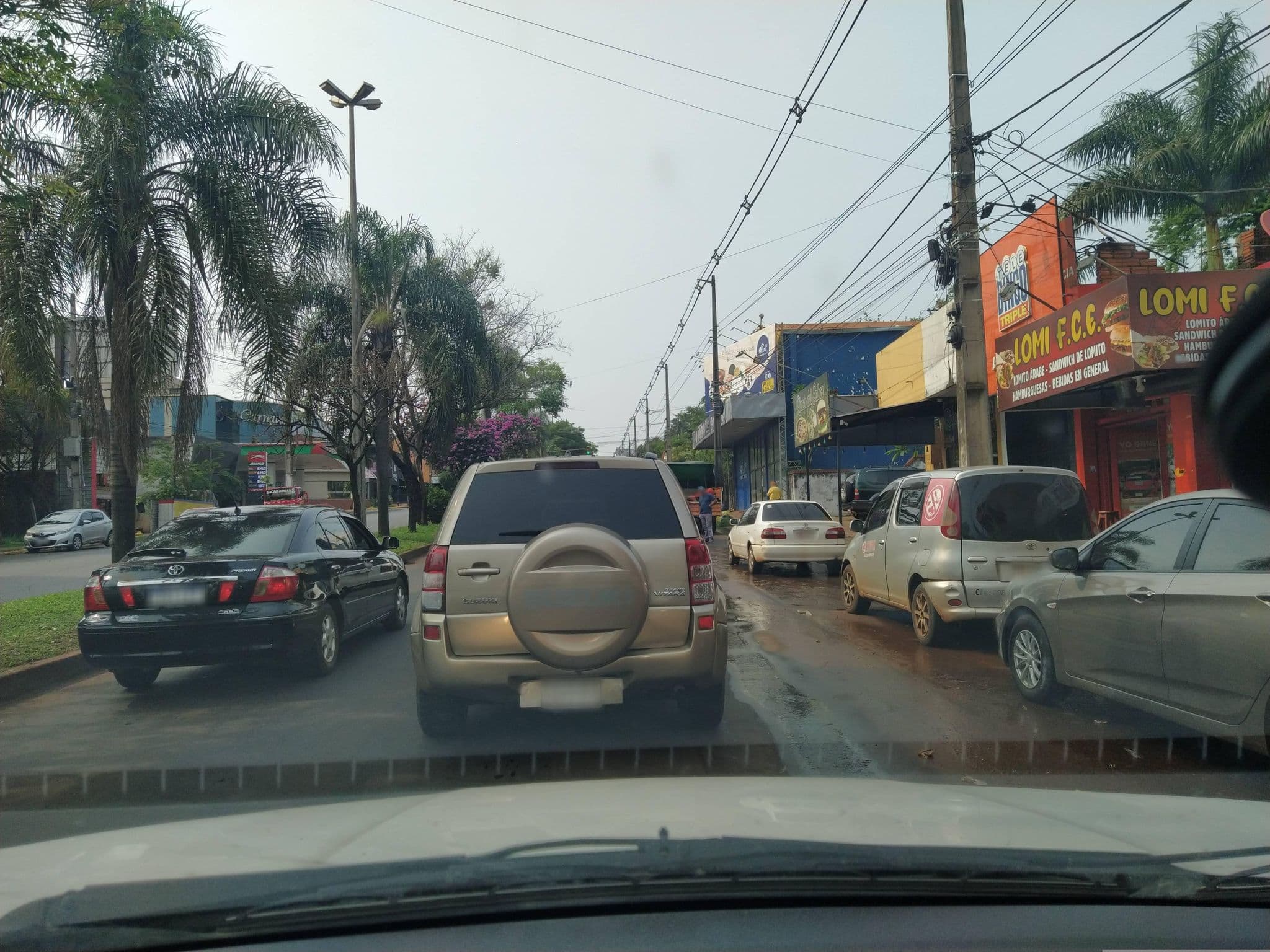 Street view near Carnaval Hotel Casino, Encarnación — © jjorrge (CC BY-SA · Mapillary)