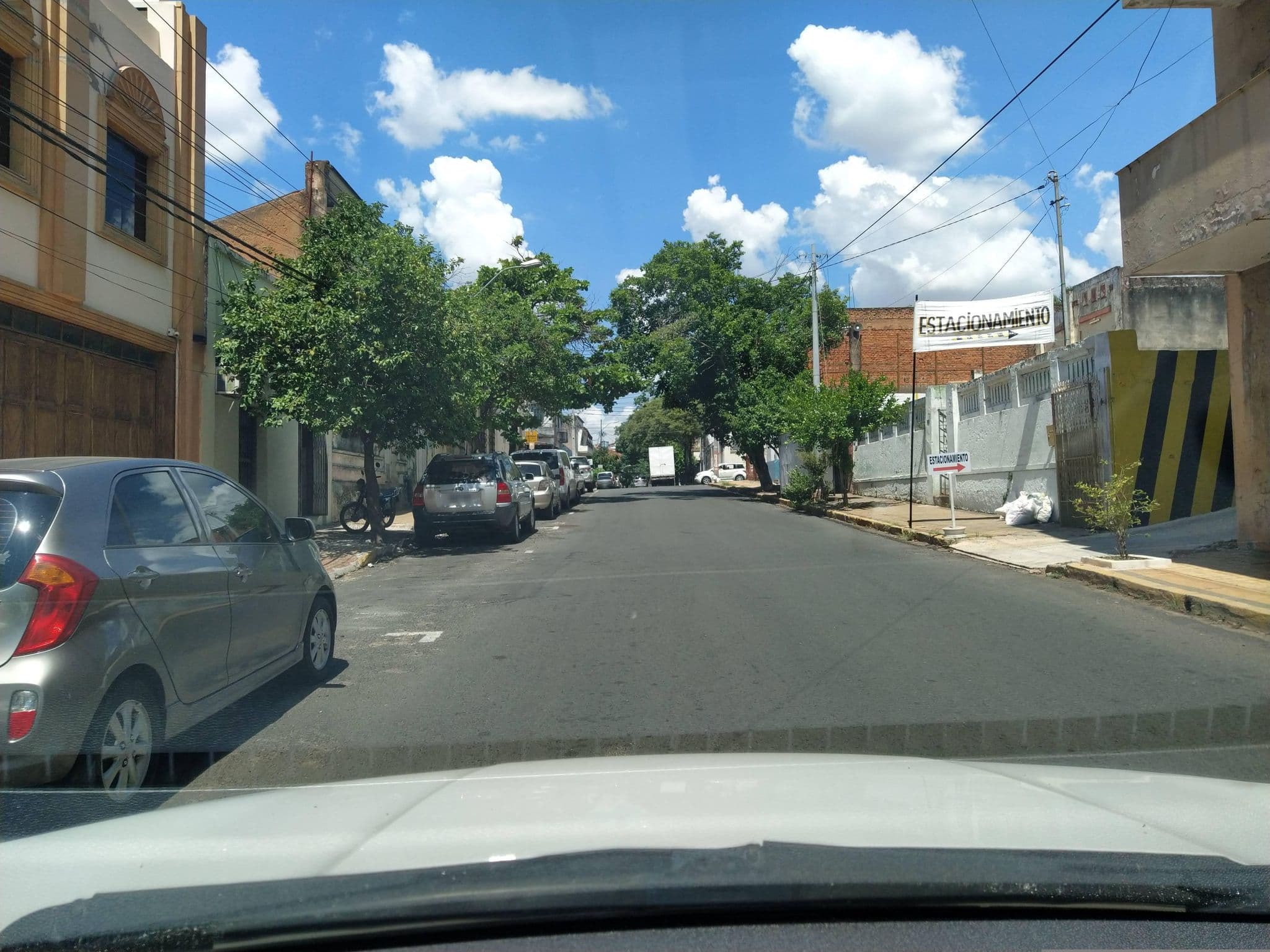 Street view near Habitación 804-Hotel Manduvira, Asunción — © jjorrge (CC BY-SA · Mapillary)