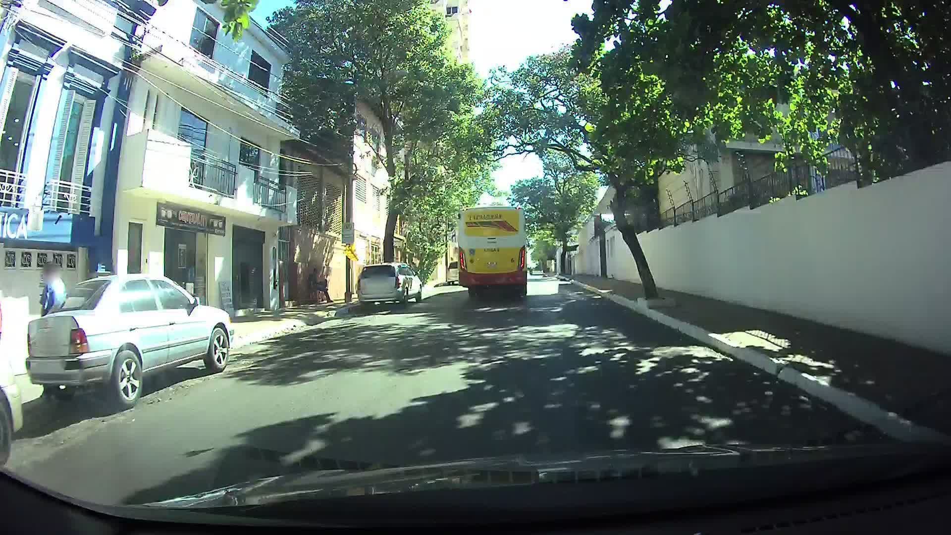 Street view near La iLona, Asunción — © ancho85 (CC BY-SA · Mapillary)