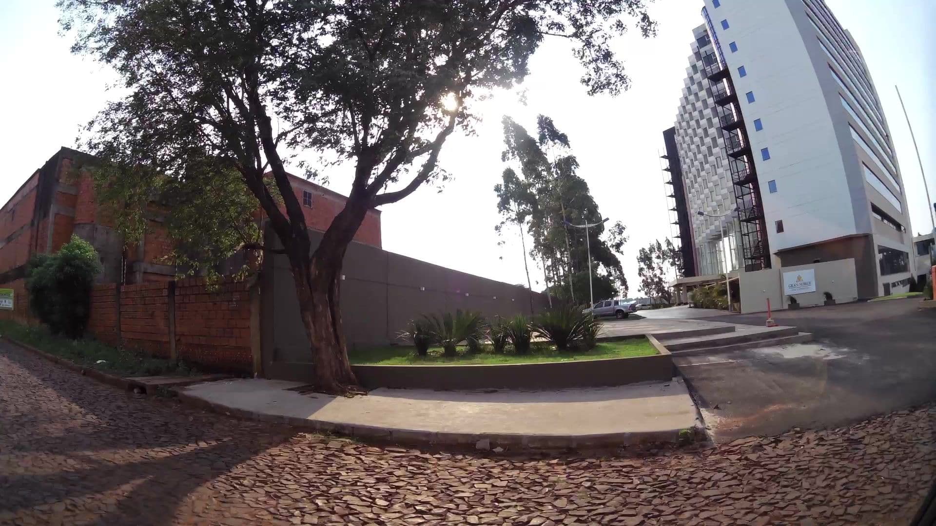 Street view near Thompson-Hotel, Ciudad del Este — © kaartcam (CC BY-SA · Mapillary)