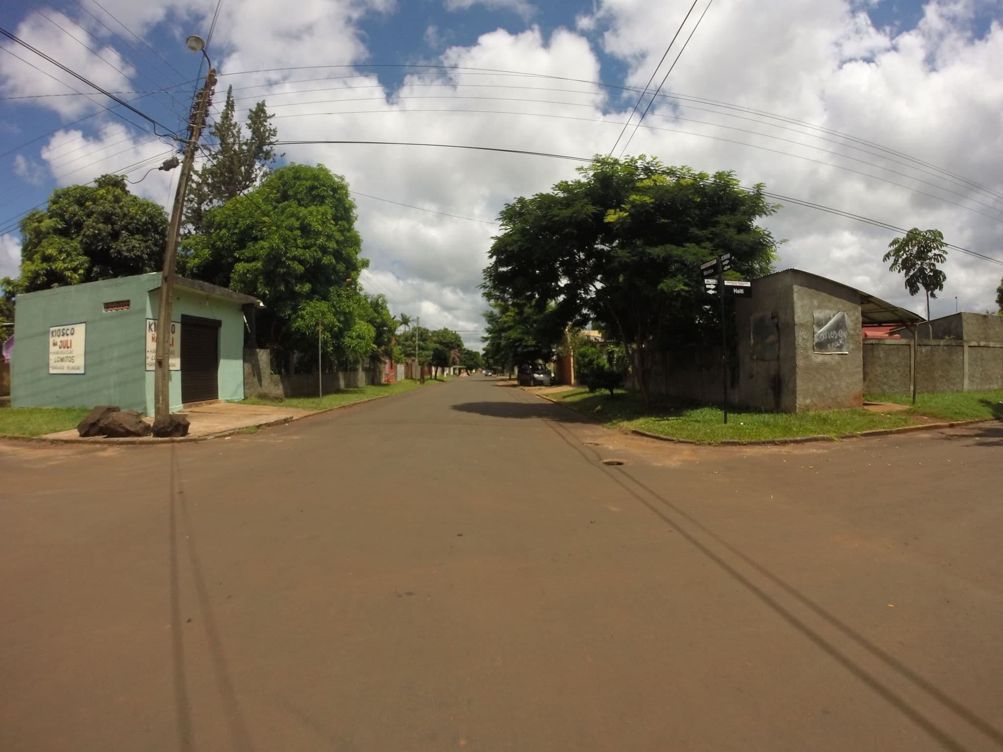 Street view near Tata Ñeca, Ciudad del Este — © adrianitaga28 (CC BY-SA · Mapillary)