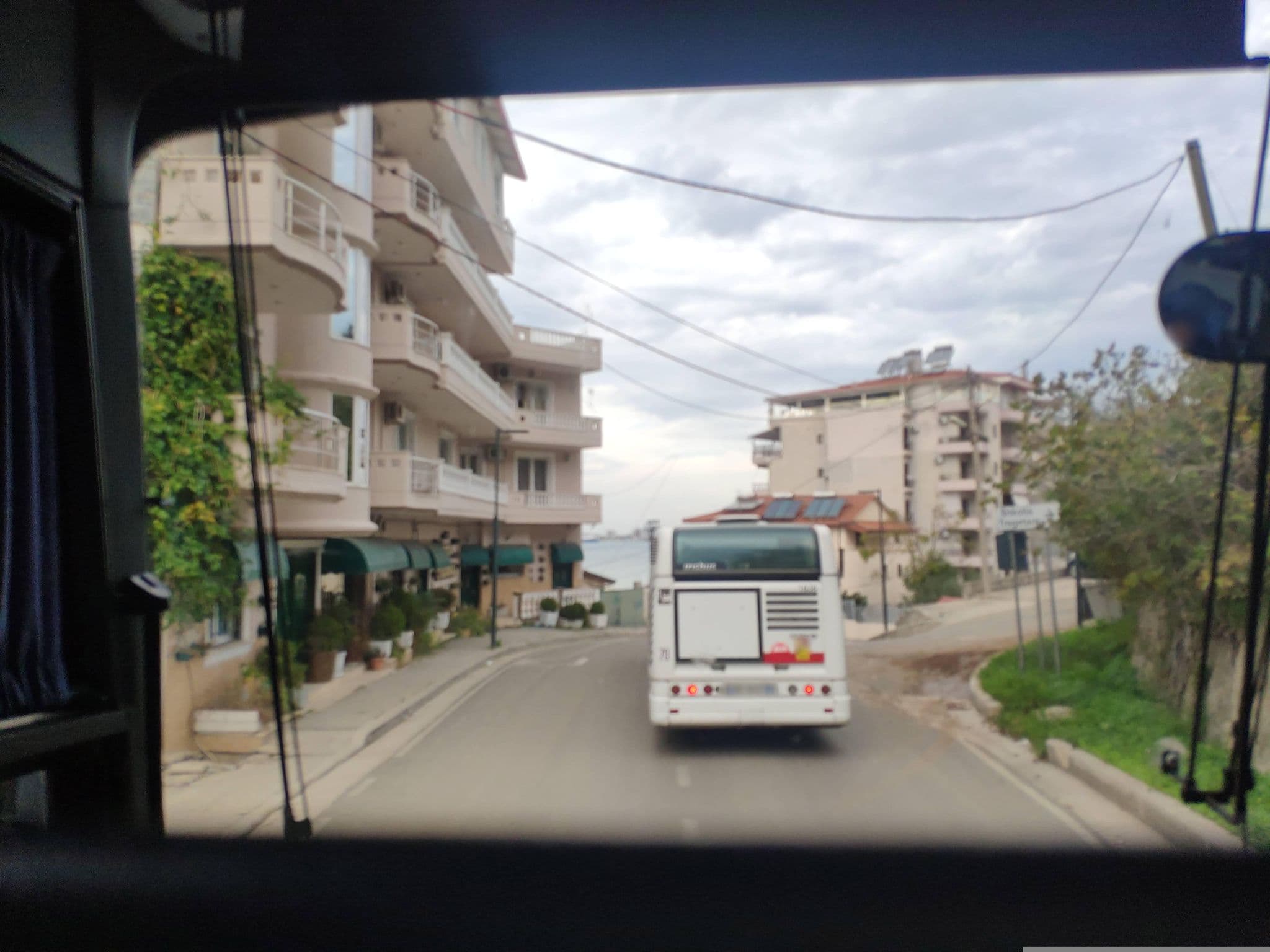 Street view near Влёра, отельчик у моря, Vlorë — © soepzi (CC BY-SA · Mapillary)