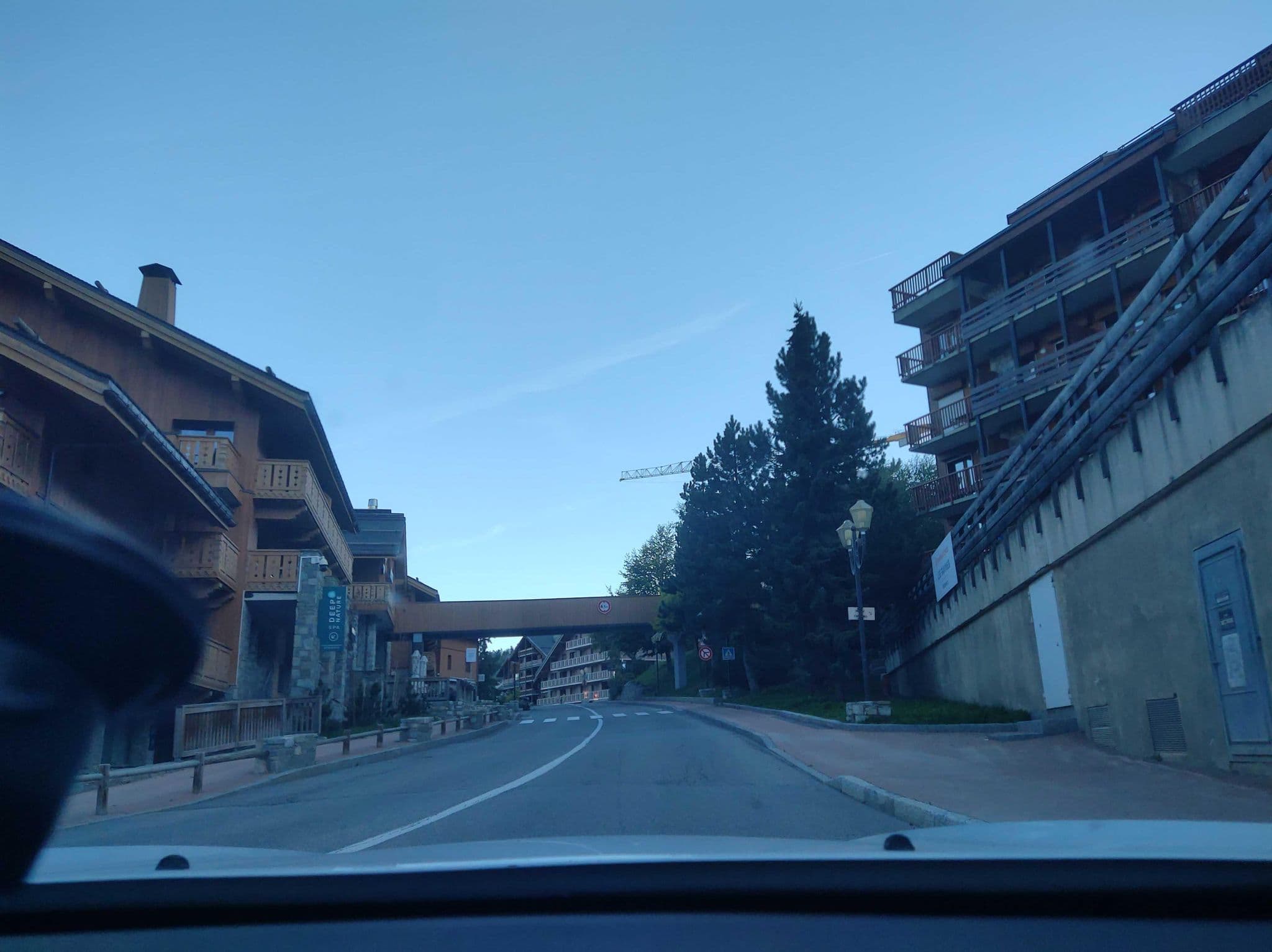 Street view near Le Peillon, Méribel — © MatthieuF4FNE (CC BY-SA · Mapillary)