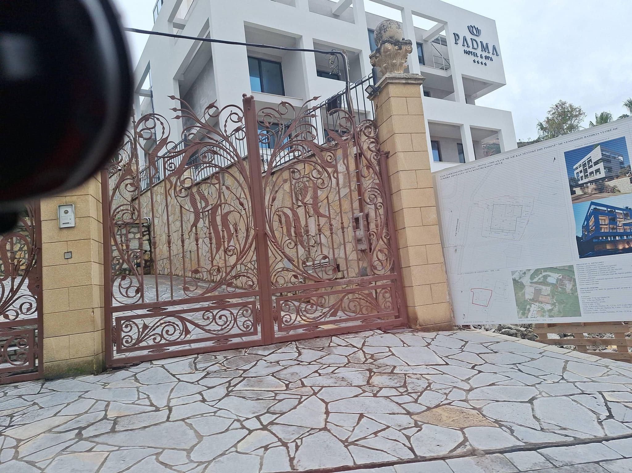 Street view near Hotel Ridal, Vlorë — © denisju_osm (CC BY-SA · Mapillary)