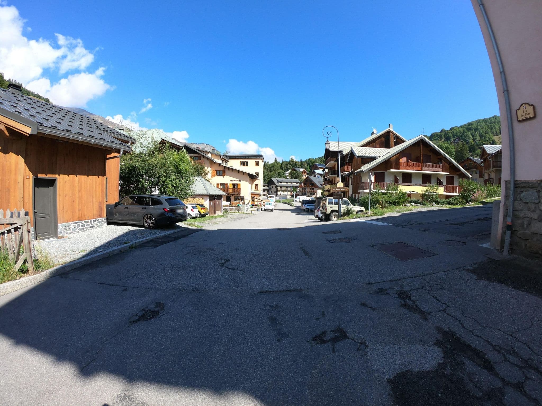 Street view near La Bergeronnette, Valloire — © joostjakob (CC BY-SA · Mapillary)