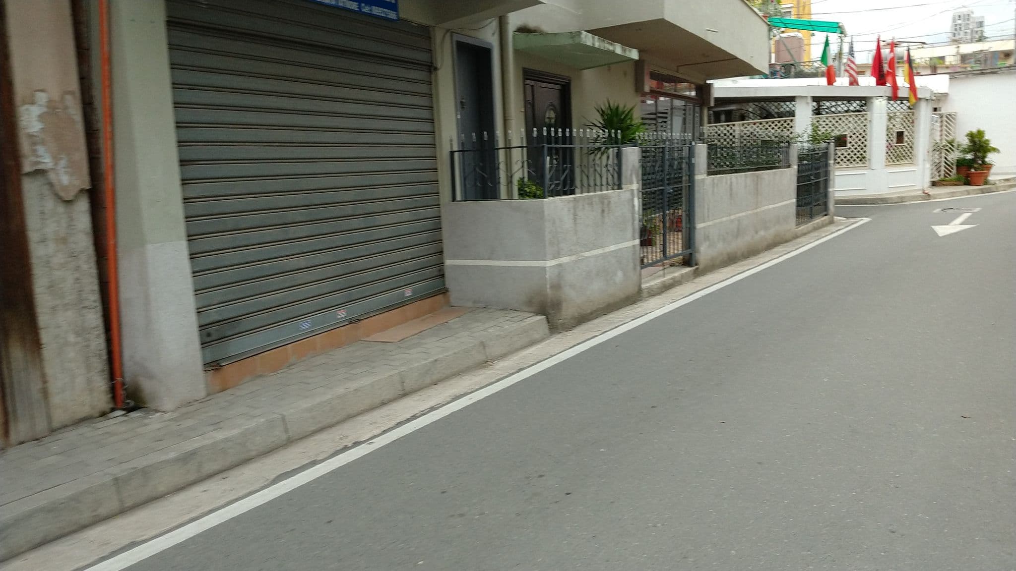 Street view near Villa Ada, Tirana — © polyglot (CC BY-SA · Mapillary)