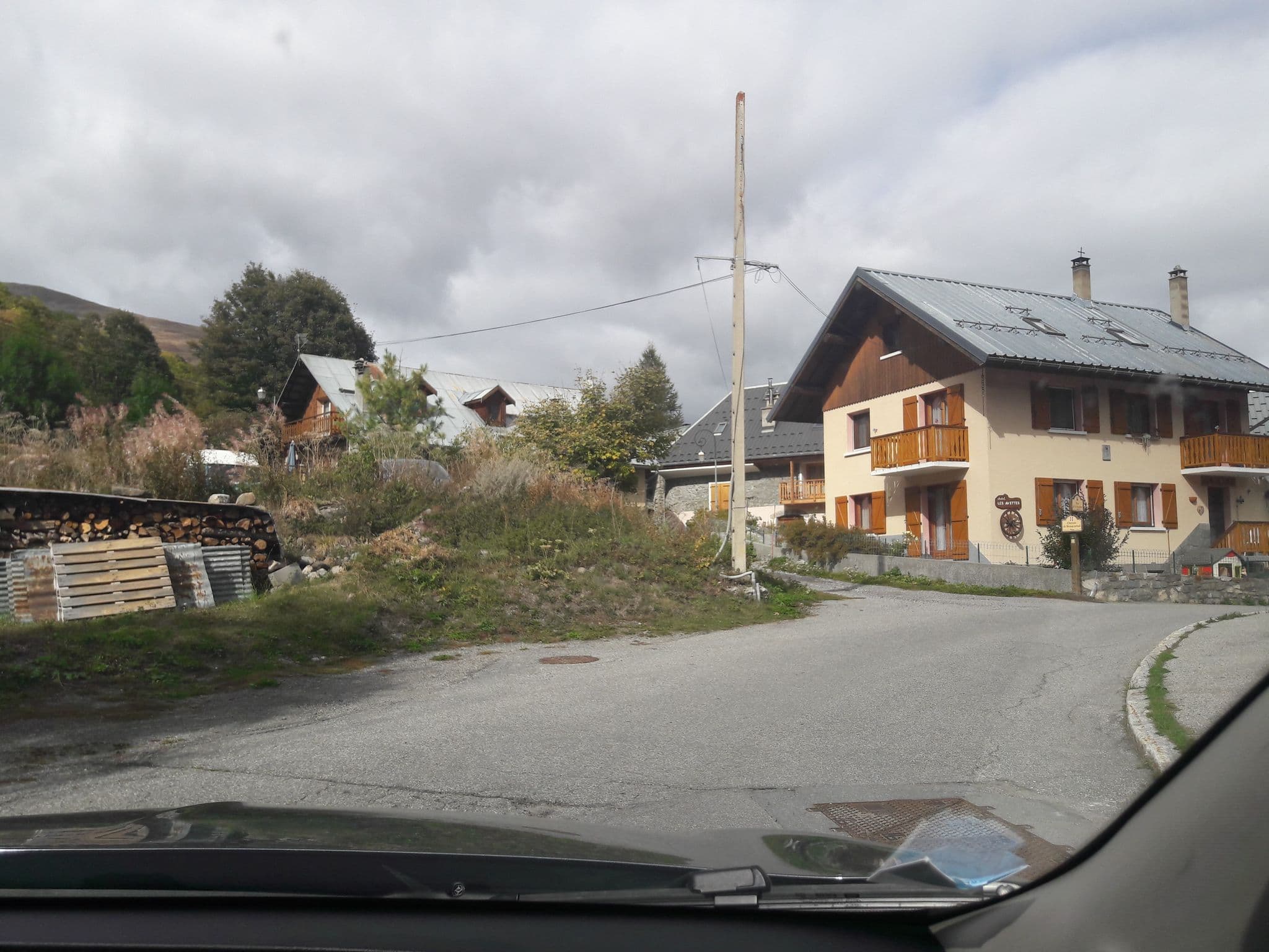 Street view near Les Deux Greniers, Valloire