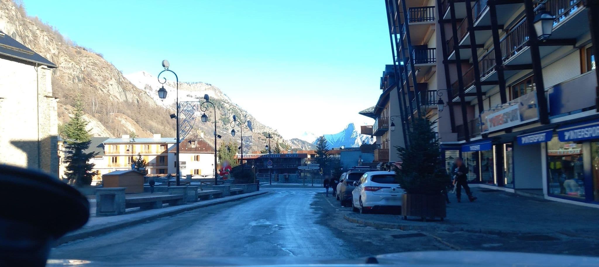 Street view near L'Écrin de Jade, Valloire