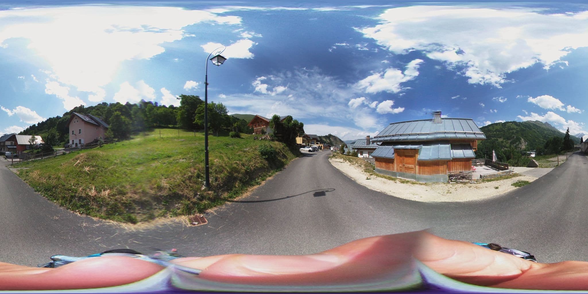 Street view near L'Épicéa, Valloire