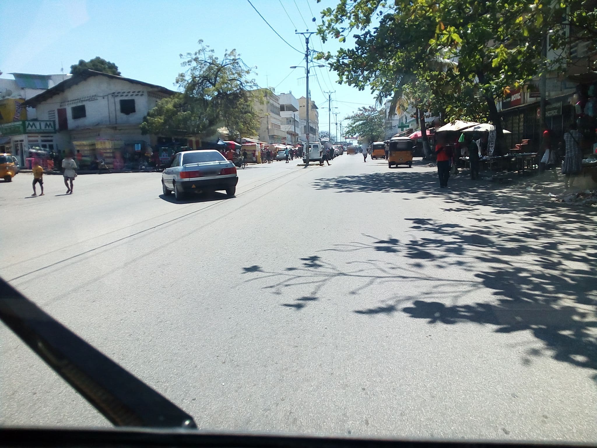 Street view near Salama Hotel, Mahajanga — © eric_s (CC BY-SA · Mapillary)