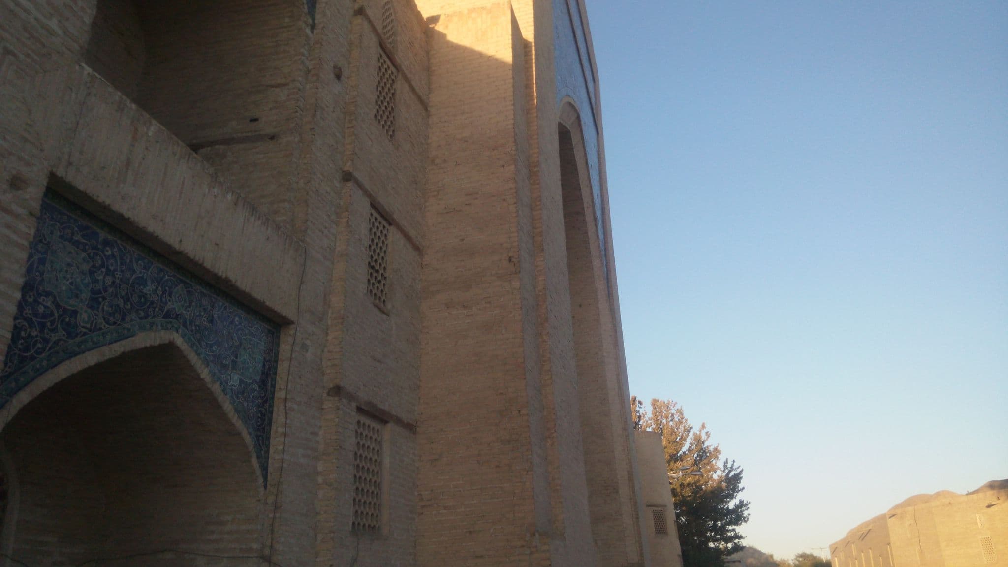 Street view near Labi Hovuz, Bukhara — © georgiysys (CC BY-SA · Mapillary)
