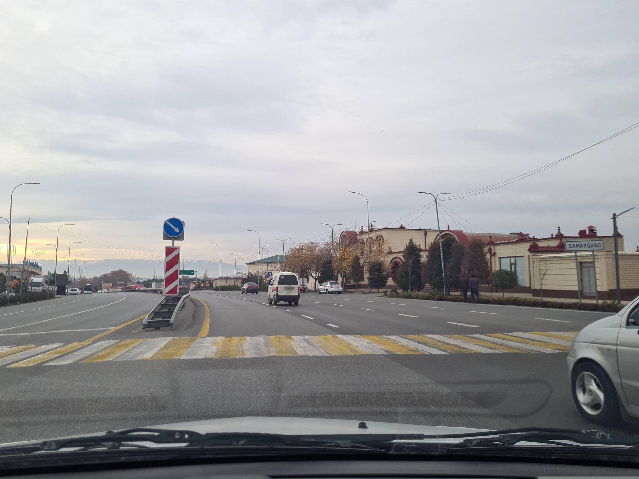 Street view near Comfort Hotel, Samarkand — © ZafarDusanov (CC BY-SA · Mapillary)