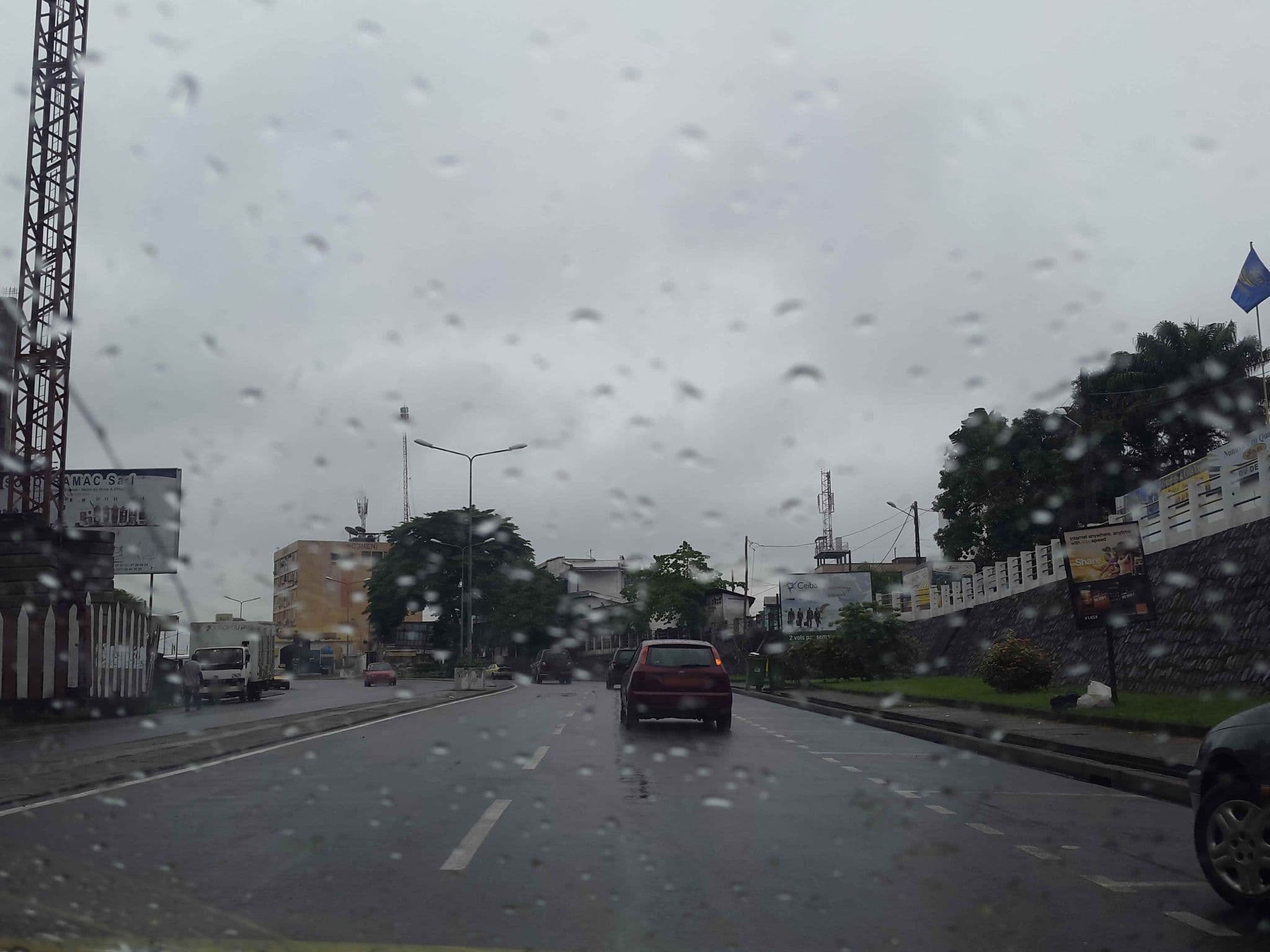 Street view near Sup-Hôtel-d'Application, Douala — © jeanfrancis (CC BY-SA · Mapillary)