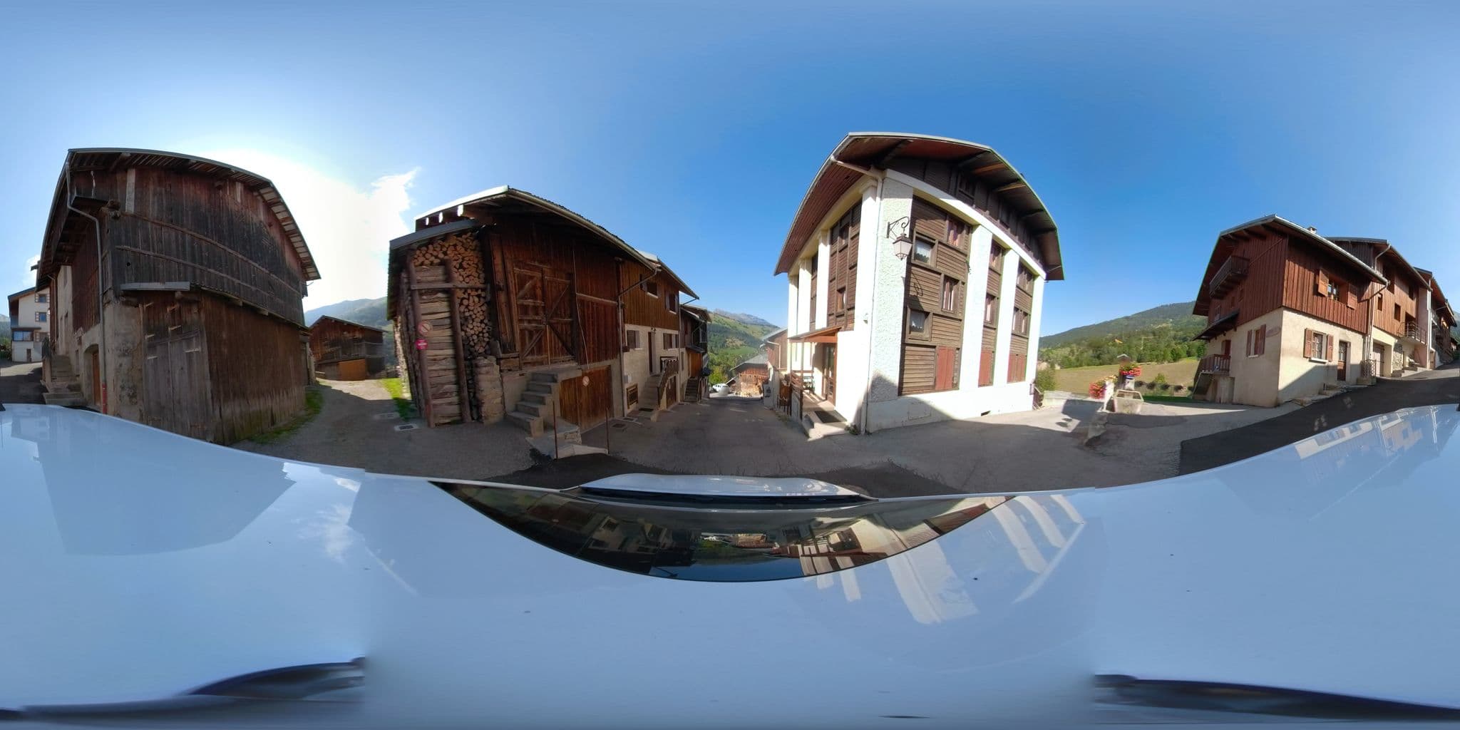 Street view near Hotel Chalet du Crey, Aigueblanche — © serfim_cit_y (CC BY-SA · Mapillary)