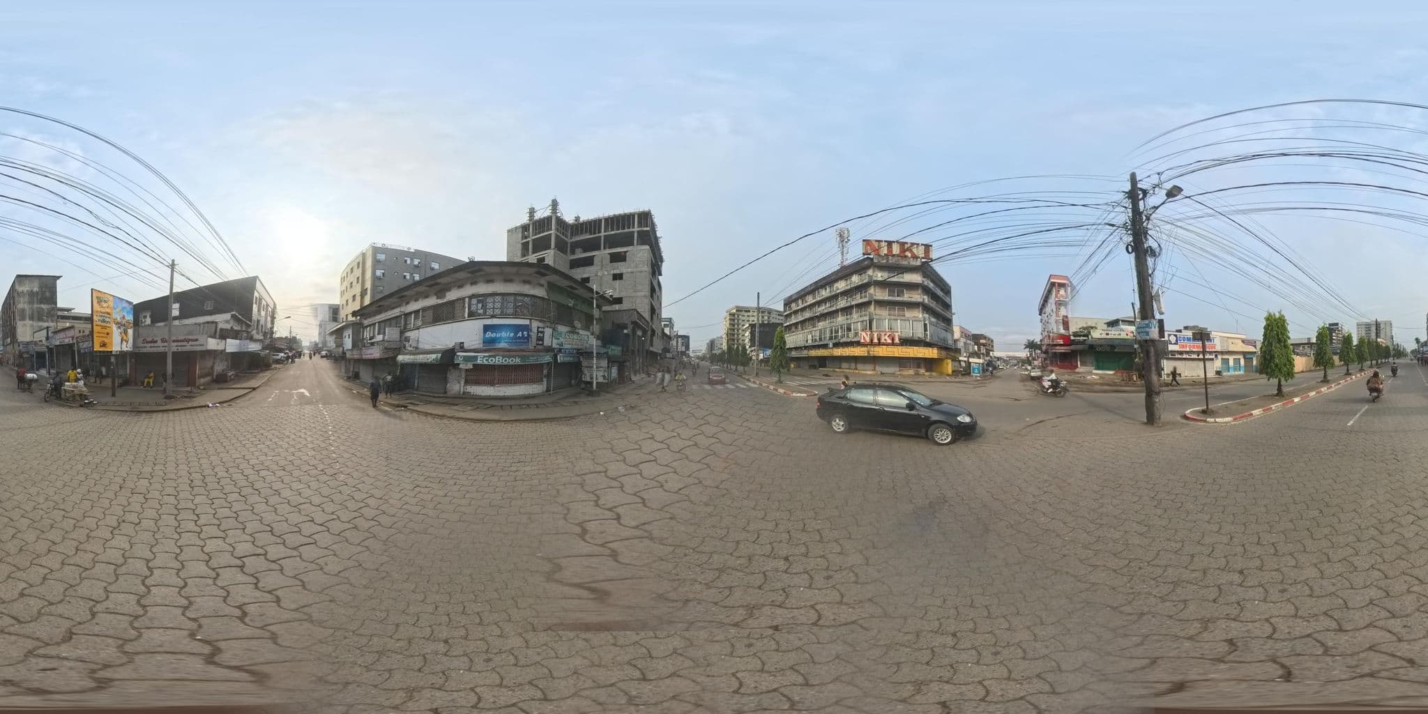 Street view near Hôtel Douala Bar, Douala — © keke (CC BY-SA · Mapillary)