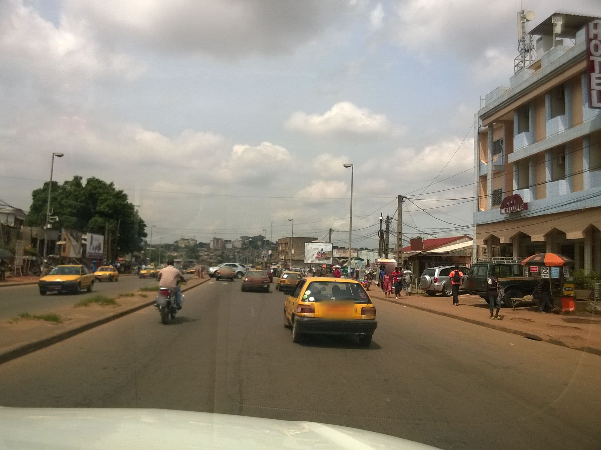 Street view near Hotel, Yaoundé — © seraphin_a (CC BY-SA · Mapillary)
