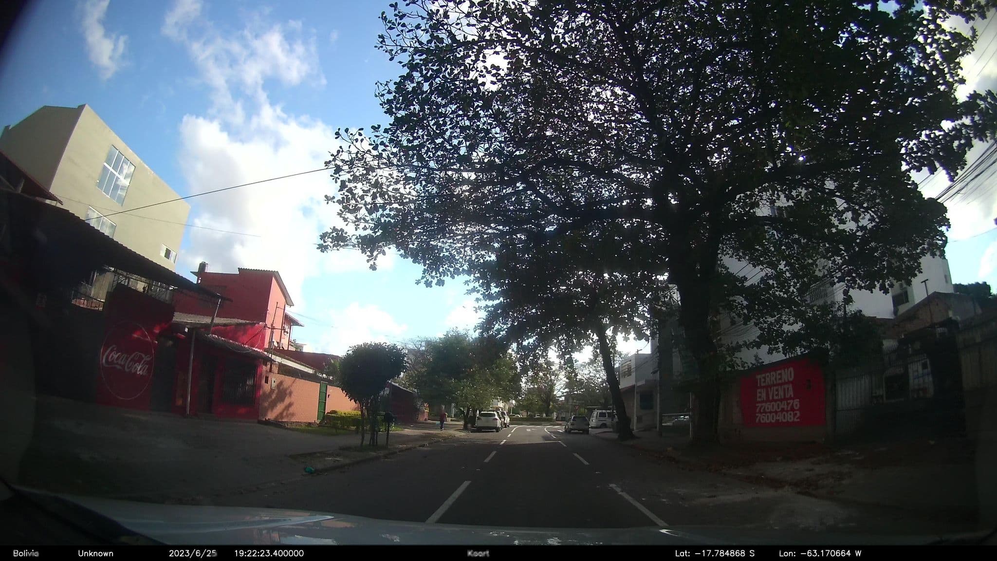 Street view near Hotel torre, Santa Cruz de la Sierra — © kaart_2 (CC BY-SA · Mapillary)