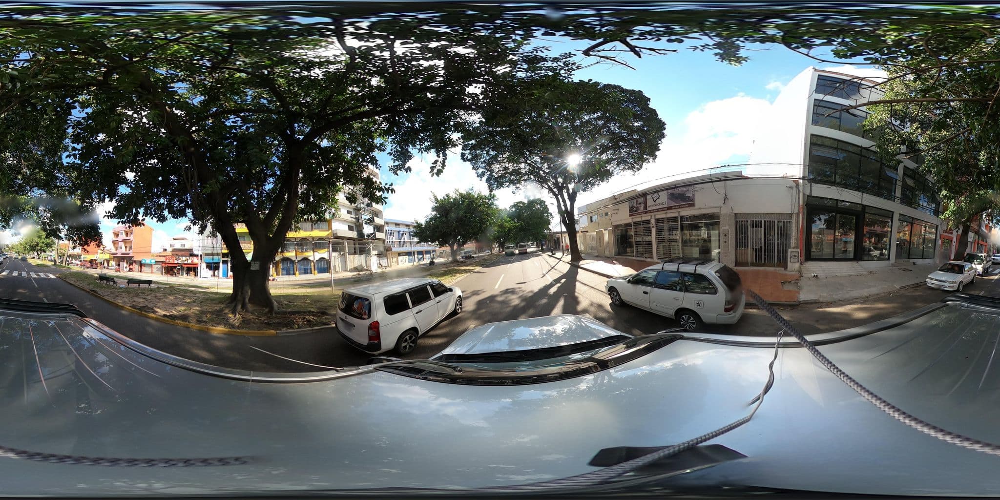 Street view near Hotel Sunset, Santa Cruz de la Sierra — © kaart_2 (CC BY-SA · Mapillary)
