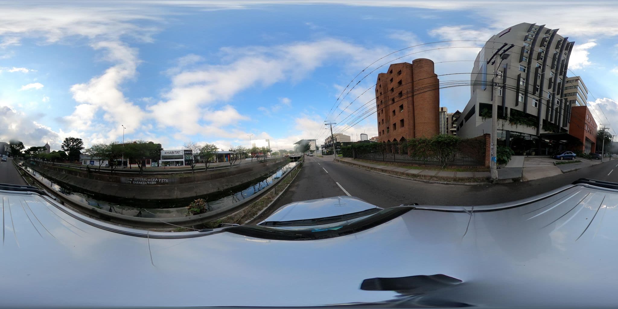 Street view near Ibis Santa Cruz, Santa Cruz de la Sierra — © kaart_2 (CC BY-SA · Mapillary)