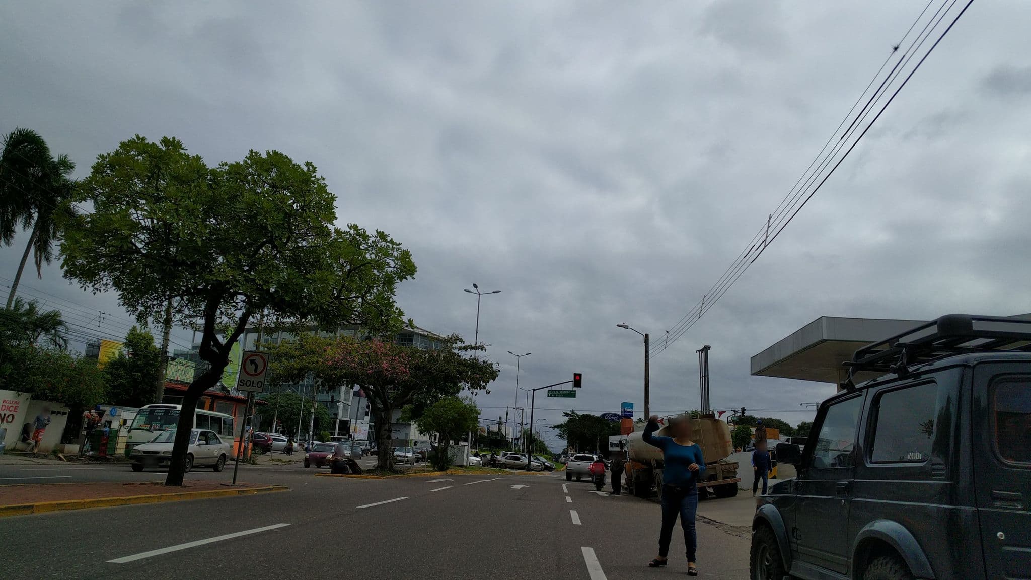 Street view near Hotel Puerta de Hierro, Santa Cruz de la Sierra — © yoviajo (CC BY-SA · Mapillary)