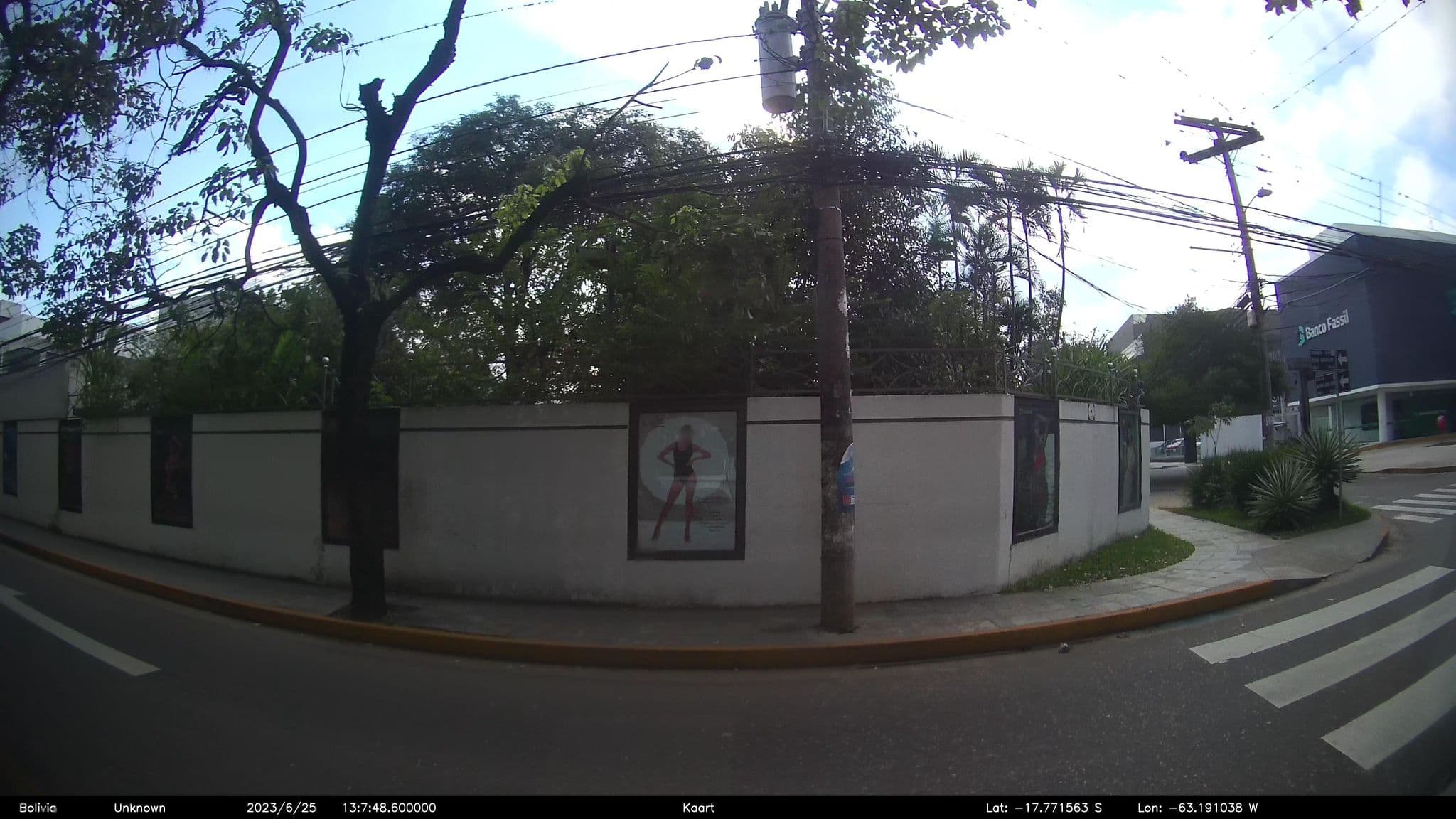 Street view near Senses Equipetrol, Santa Cruz de la Sierra — © kaart_2 (CC BY-SA · Mapillary)