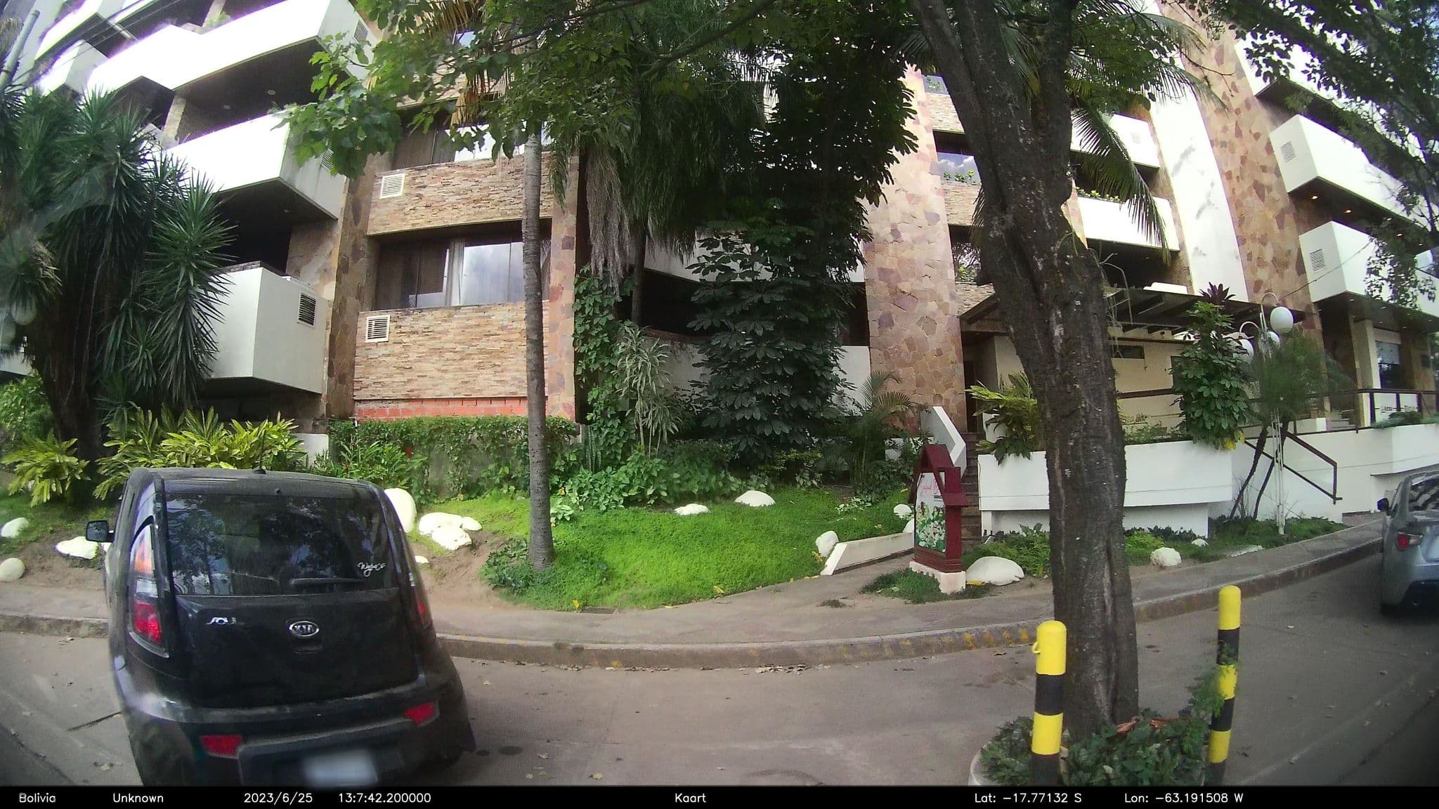 Street view near Yotau All Suites Hotel, Santa Cruz de la Sierra — © kaart_2 (CC BY-SA · Mapillary)