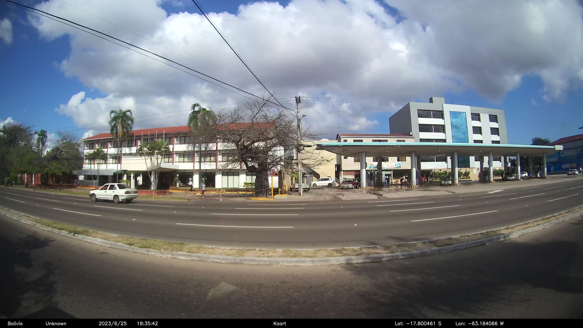 Street view near Salón Asaí - Hotel las Palmas, Santa Cruz de la Sierra — © kaart_2 (CC BY-SA · Mapillary)