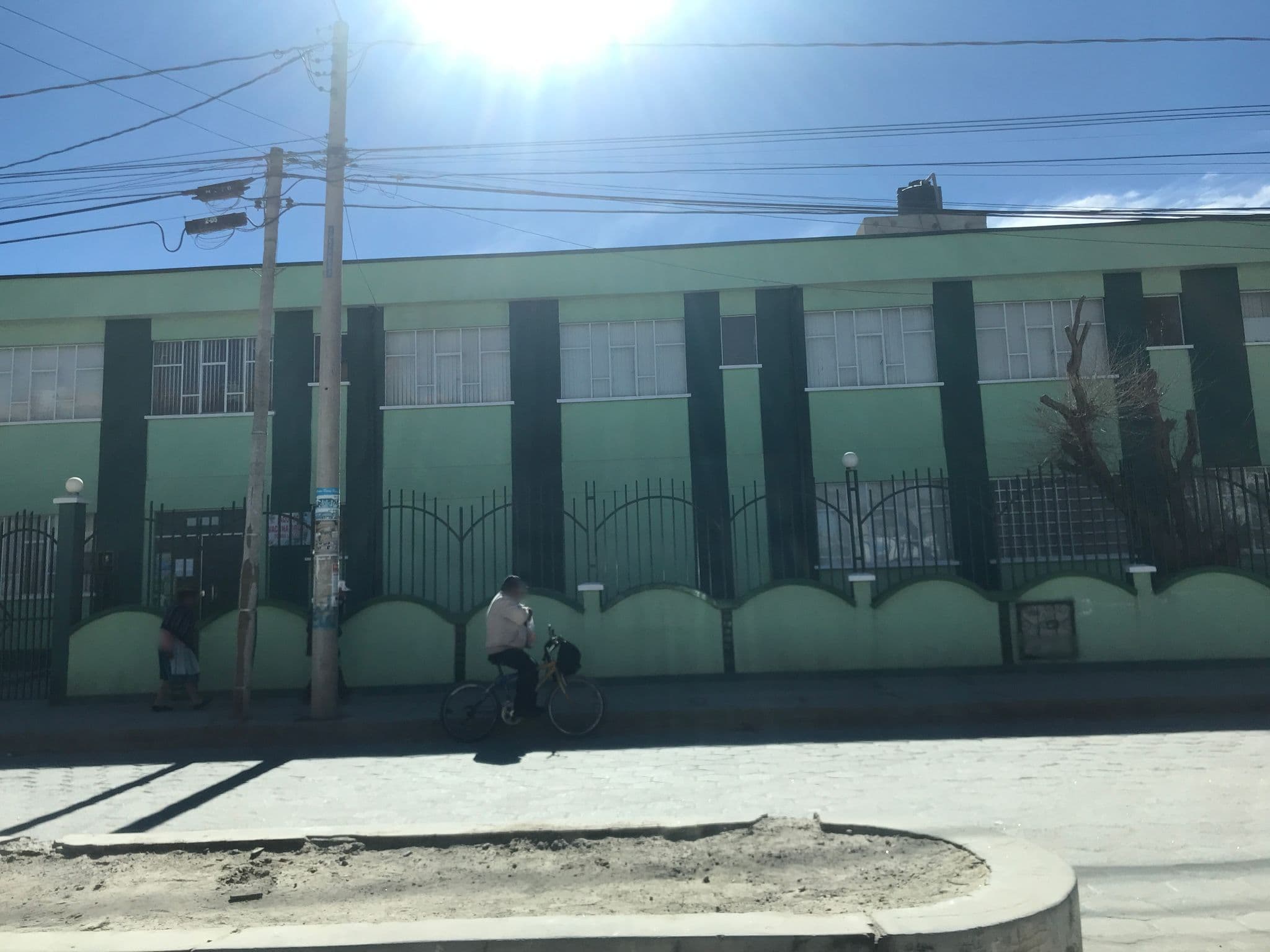 Street view near Hostal Cagnapa Restobar, Uyuni — © ejegg (CC BY-SA · Mapillary)