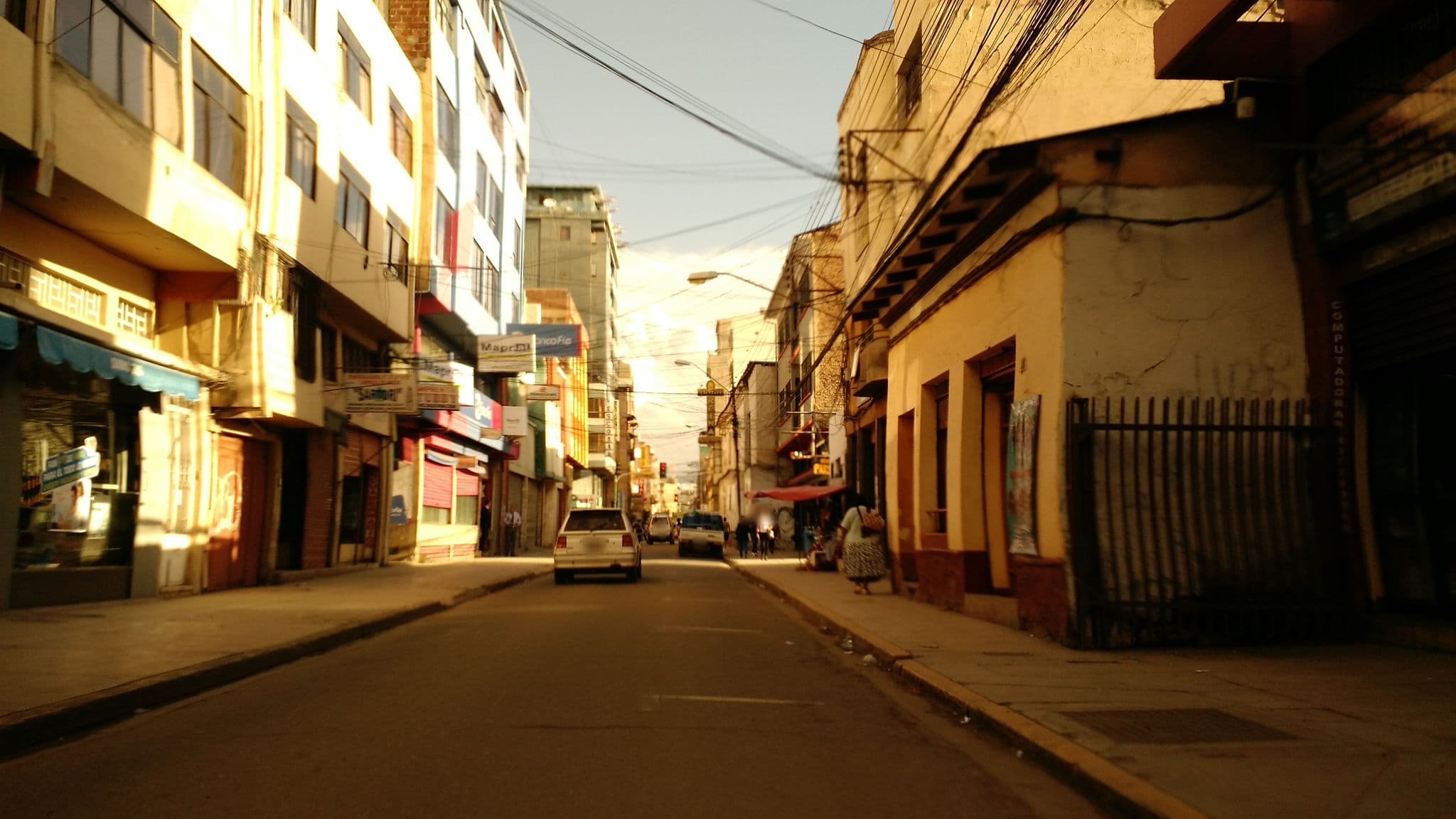 Street view near hotel manhattan, Cochabamba — © alexrox (CC BY-SA · Mapillary)