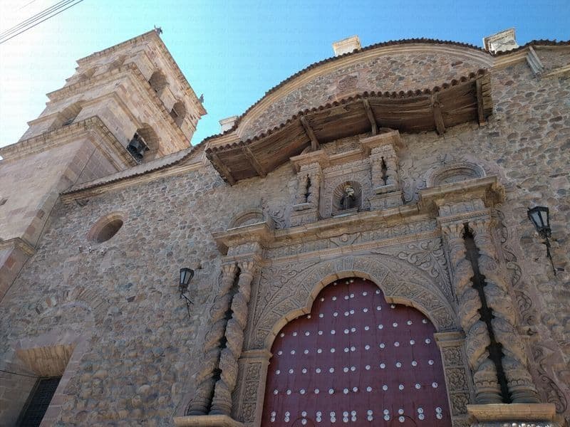 Street view near Casa Blanca Hostel, Potosí — © janvanbekkum (CC BY-SA · Mapillary)