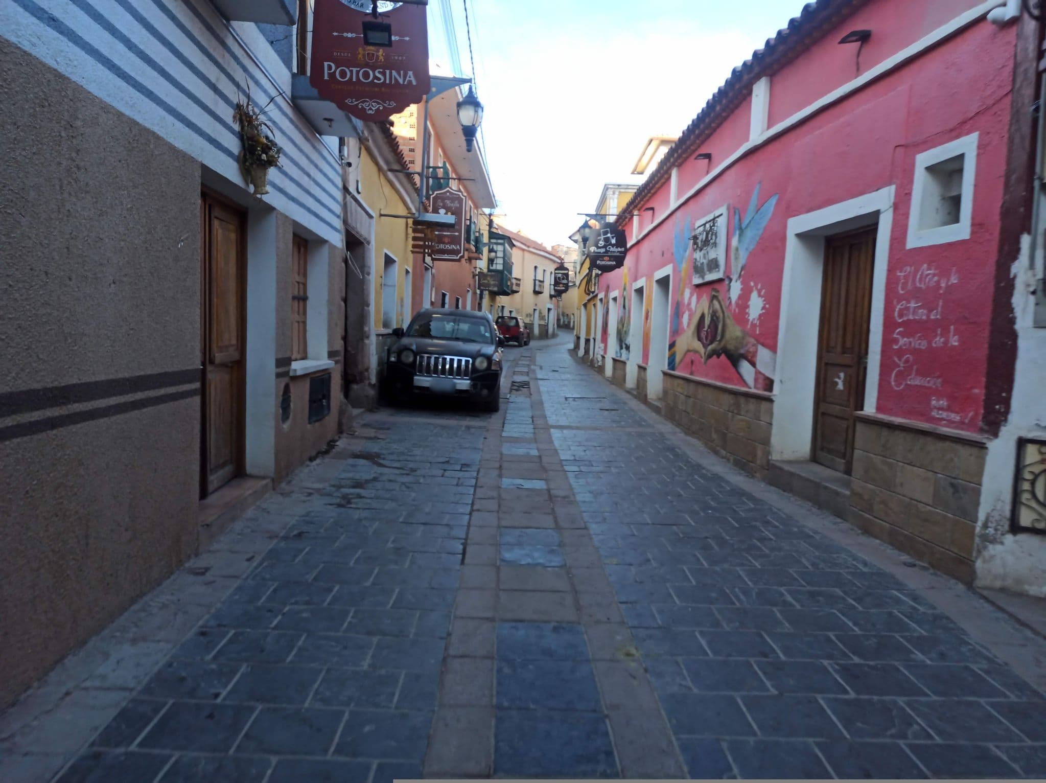 Street view near Hotel Santa Mónica, Potosí — © juanfajardobo (CC BY-SA · Mapillary)