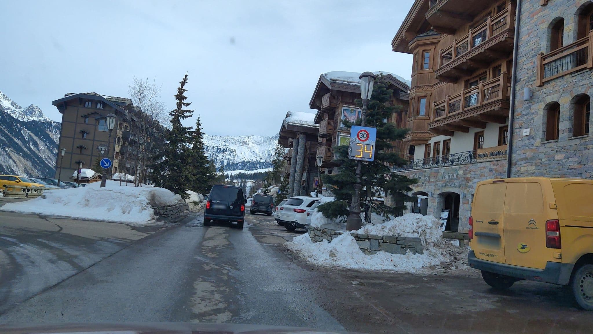 Street view near Six Senses Courchevel, Courchevel — © MatthieuF4FNE (CC BY-SA · Mapillary)