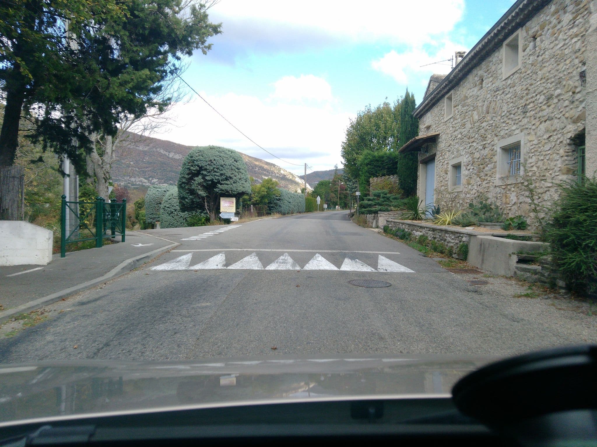 Street view near Entre ciel et lavande, Dieulefit — © hedaide (CC BY-SA · Mapillary)