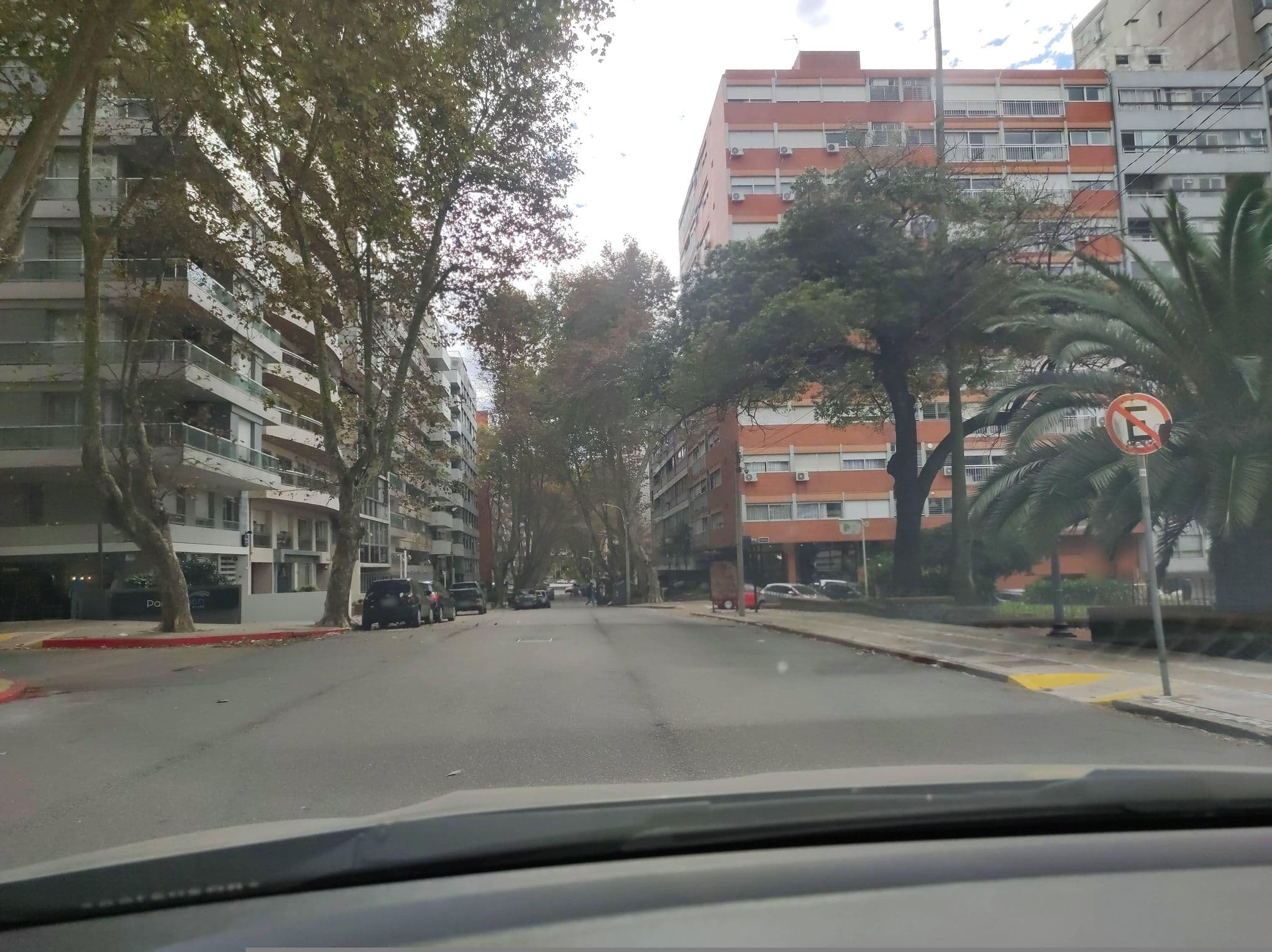 Street view near Hotel Ermitage, Montevideo — © sirgabouy (CC BY-SA · Mapillary)