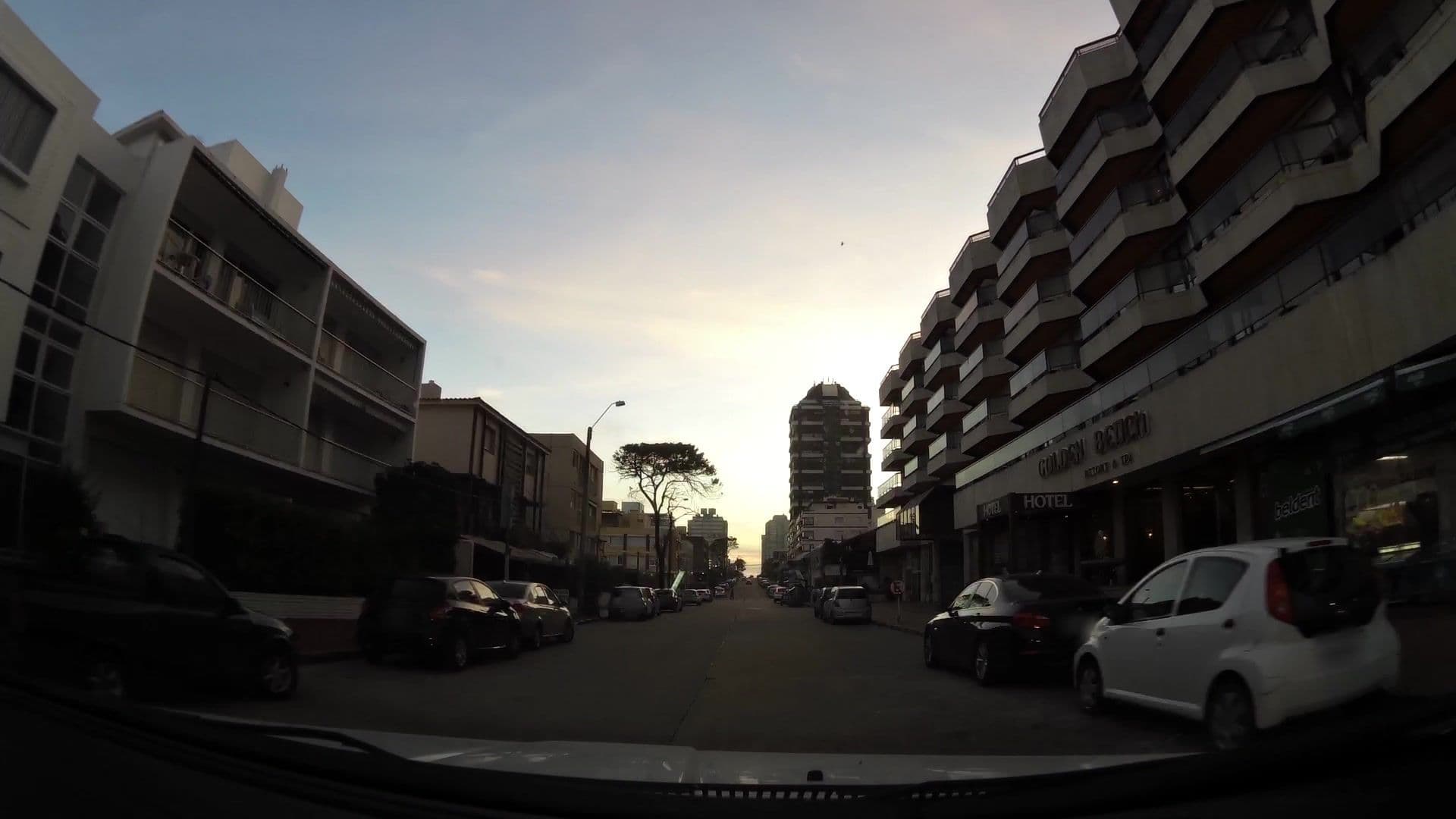 Street view near Piscina Golden Beach Resort & Spa, Punta del Este — © kaartcam (CC BY-SA · Mapillary)