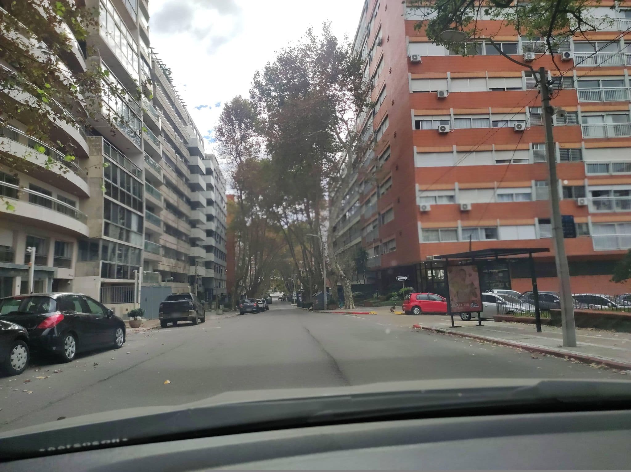 Street view near Hotel Palm Beach Plaza, Montevideo — © sirgabouy (CC BY-SA · Mapillary)
